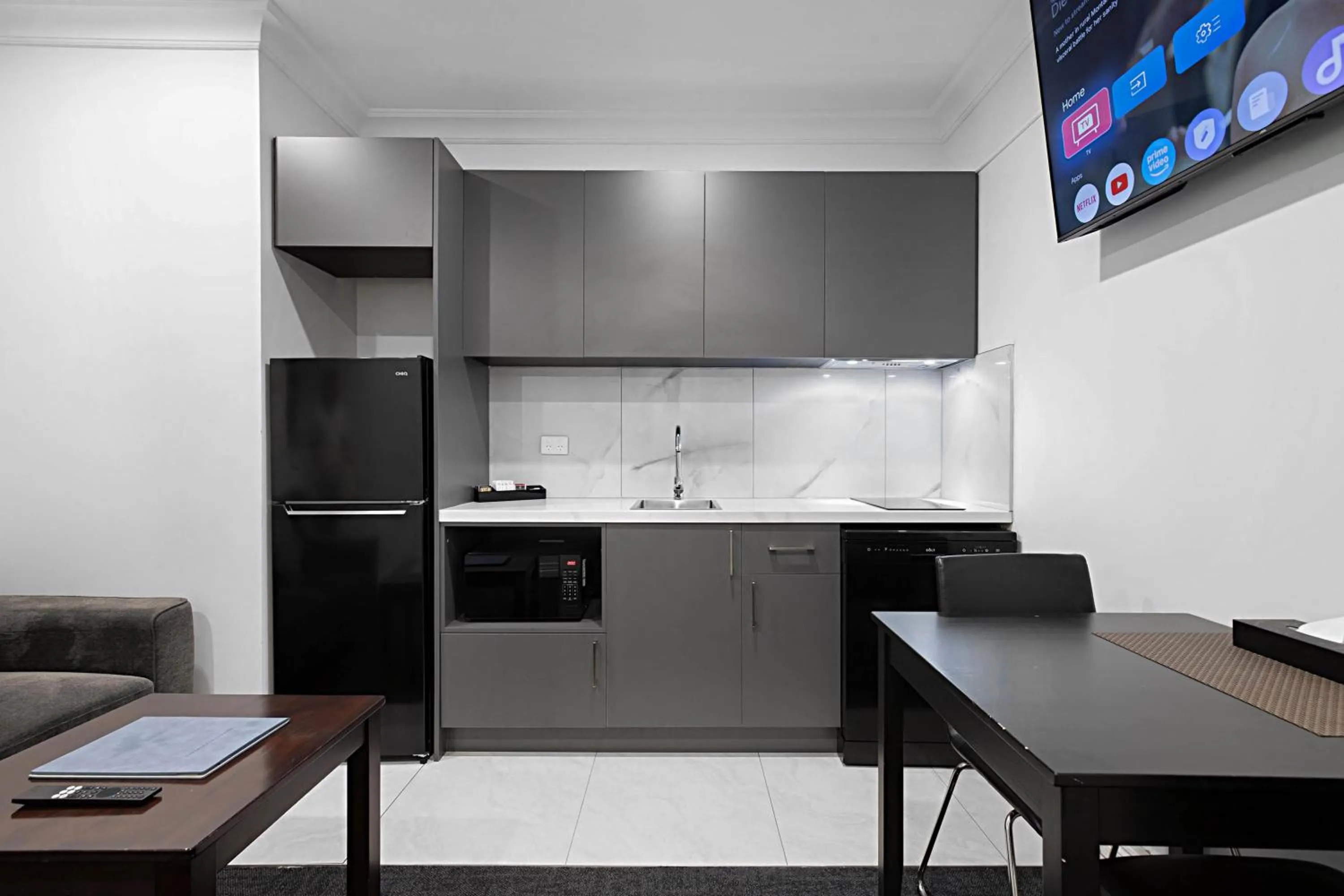 Kitchen or kitchenette in Comfort Apartments Melbourne Central