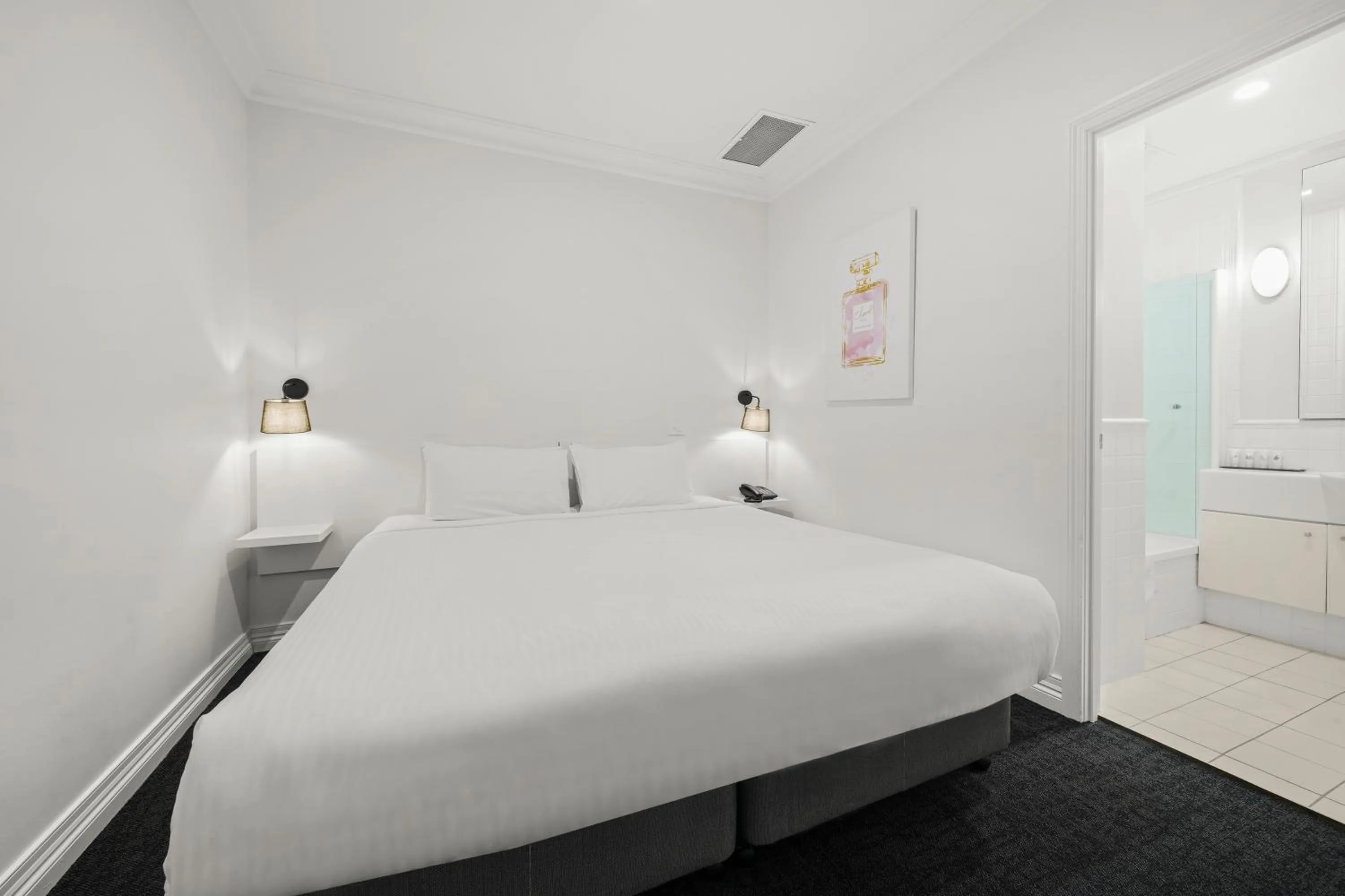 Bed in Comfort Apartments Melbourne Central