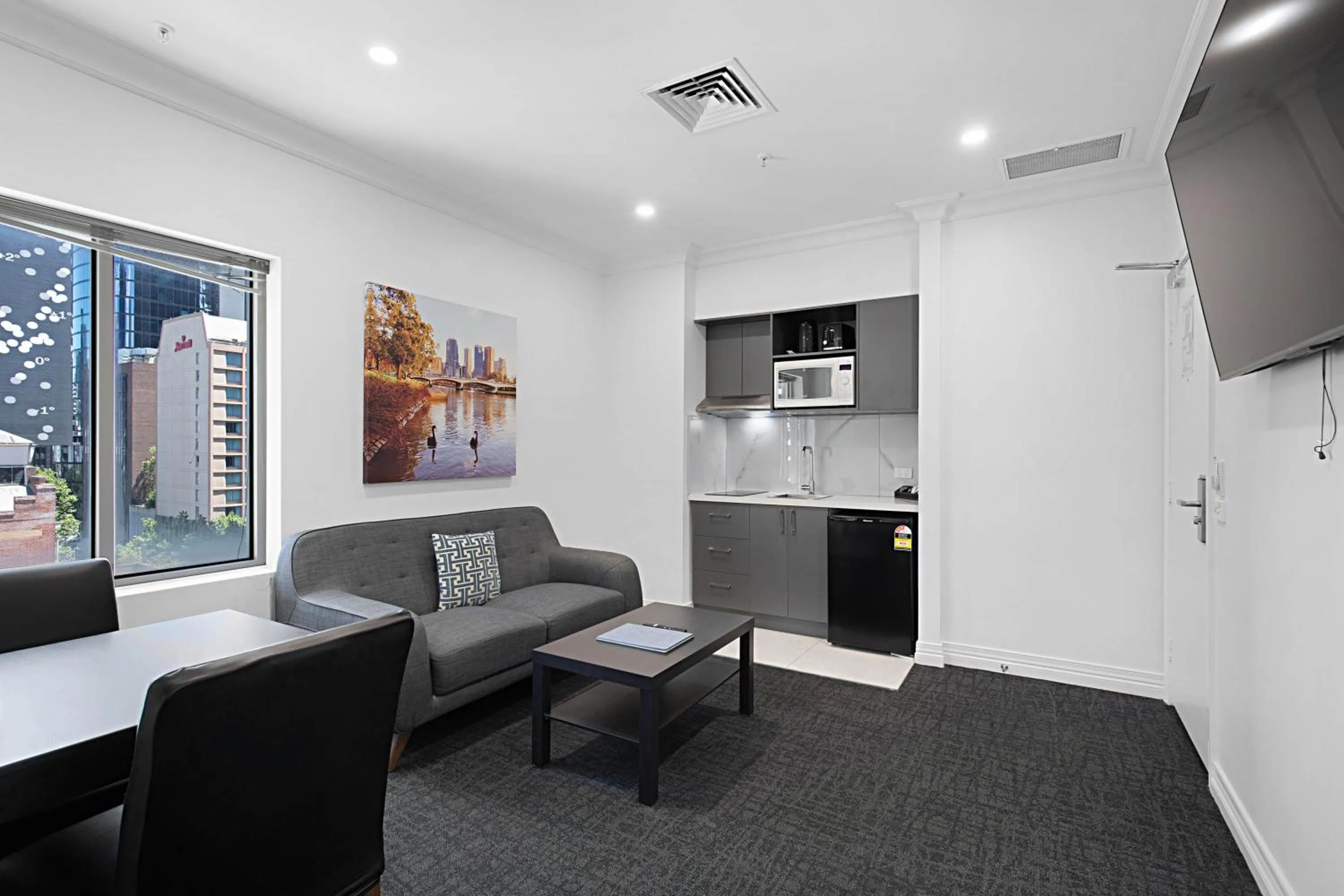 Kitchen or kitchenette in Comfort Apartments Melbourne Central