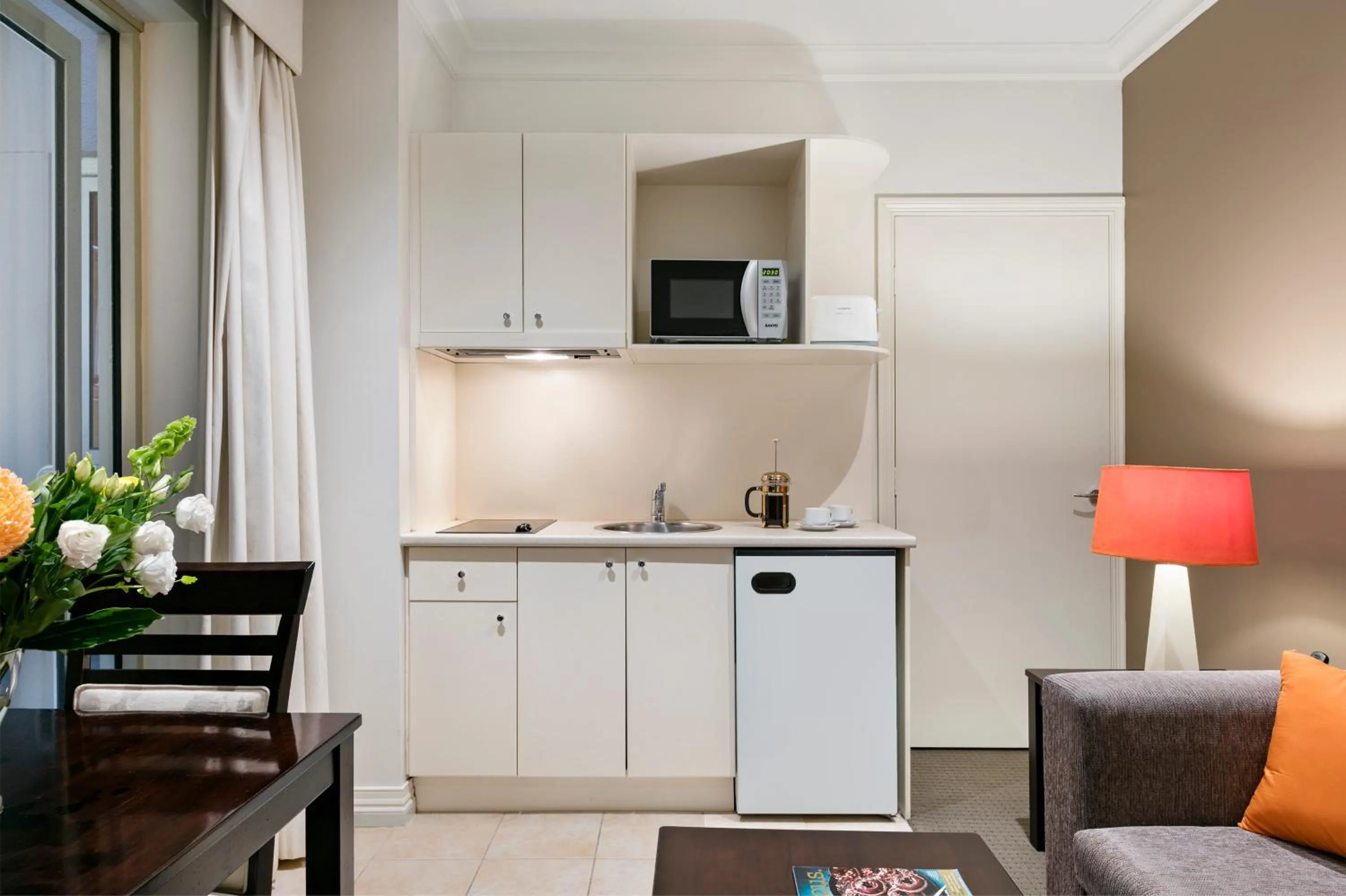 Kitchen or kitchenette in Comfort Apartments Melbourne Central