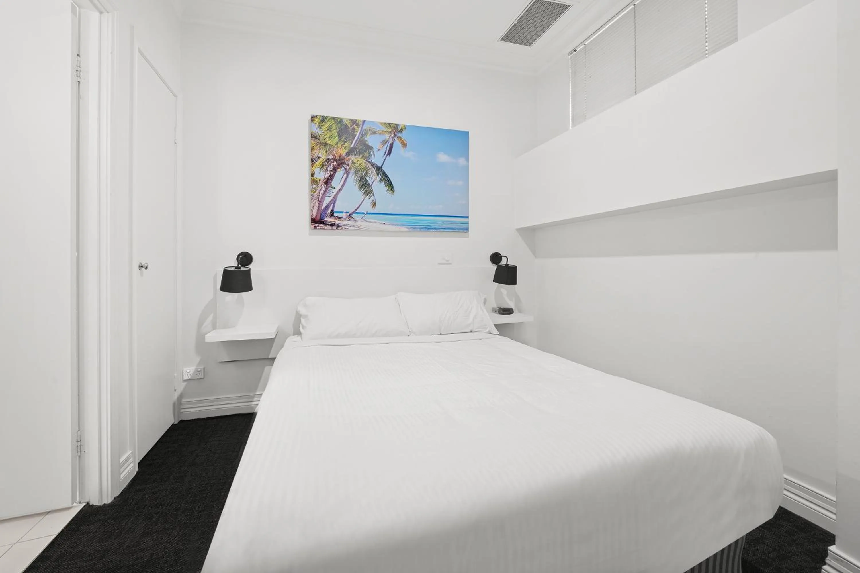Bed in Comfort Apartments Melbourne Central