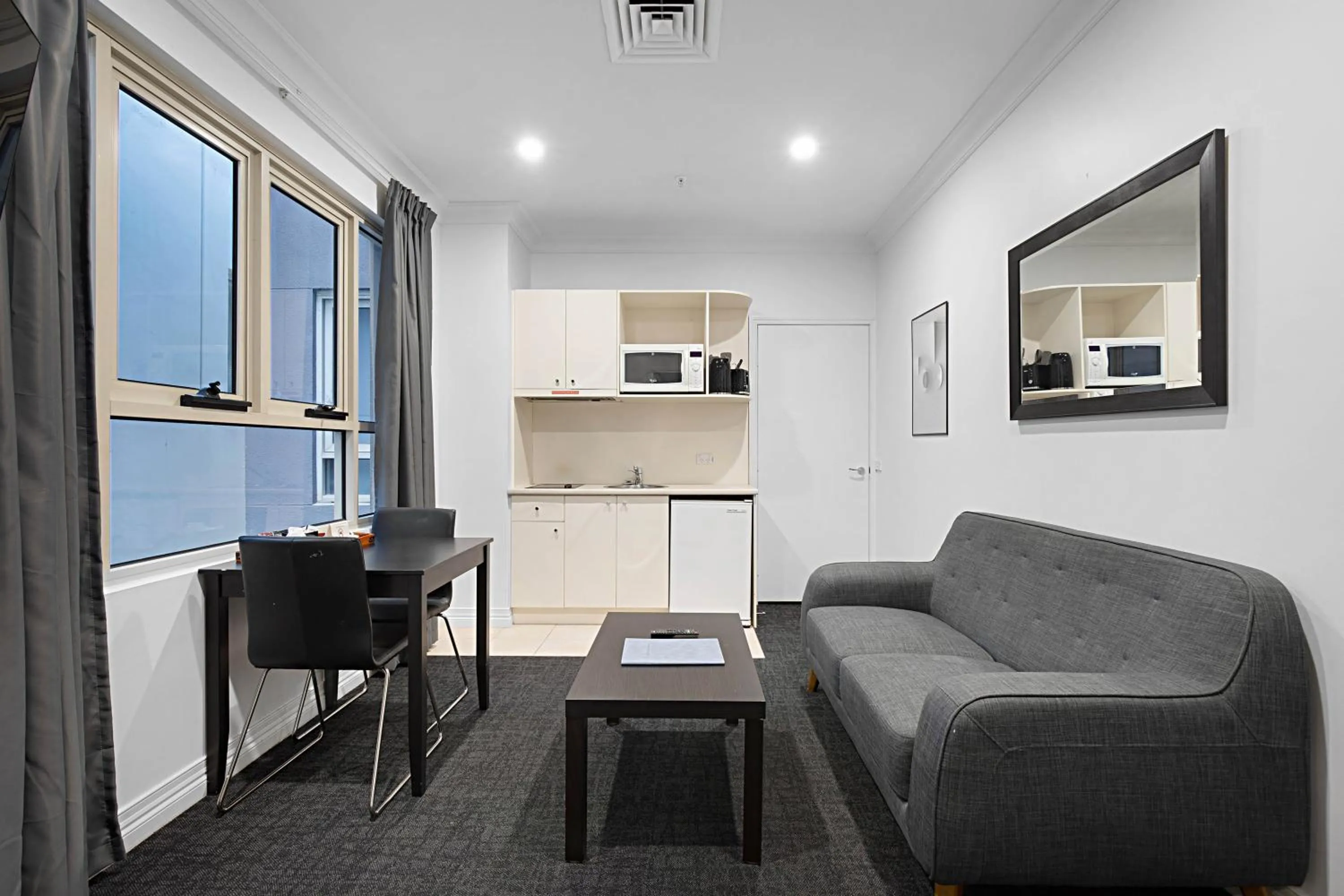 Kitchen or kitchenette in Comfort Apartments Melbourne Central