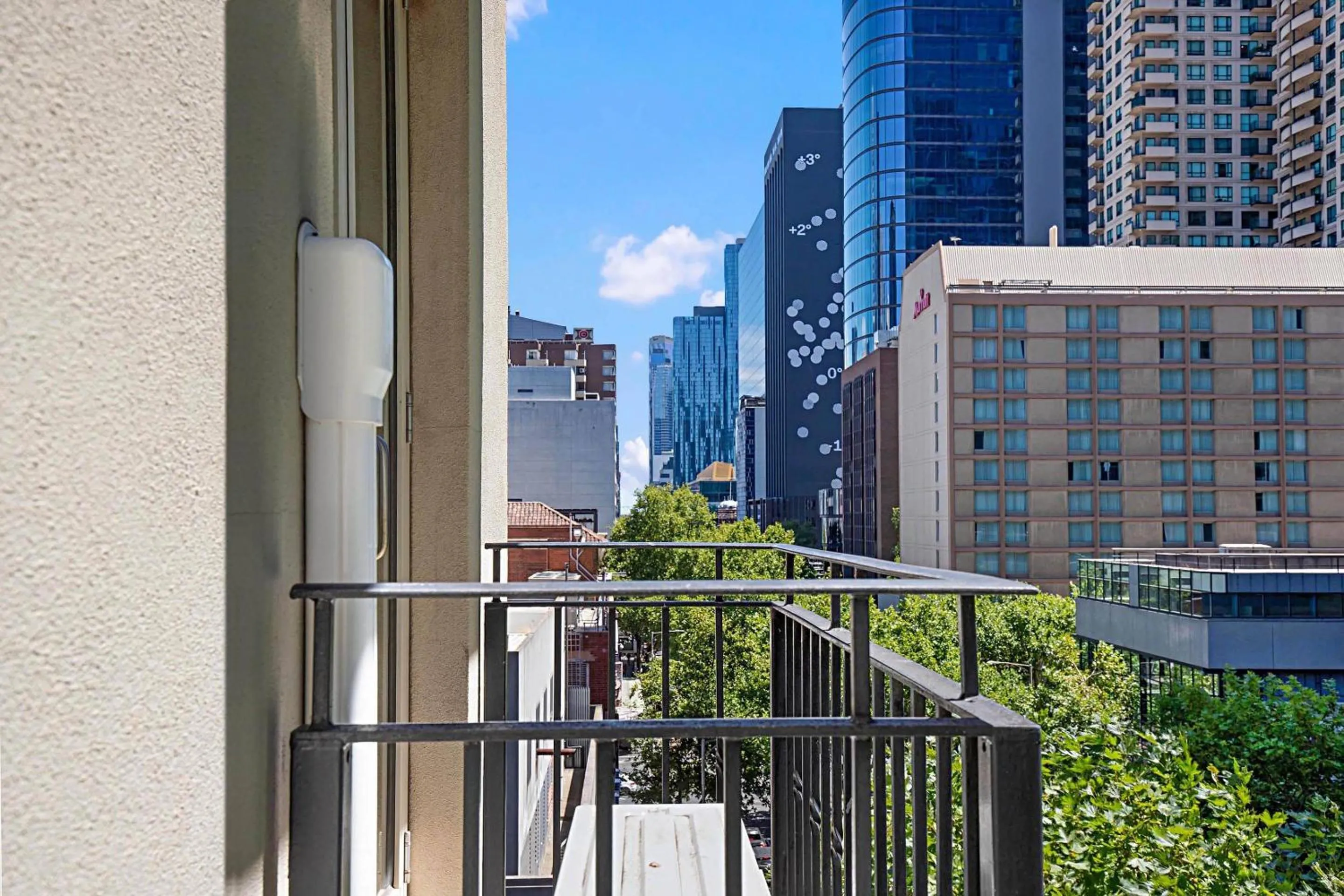 Bedroom in Comfort Apartments Melbourne Central