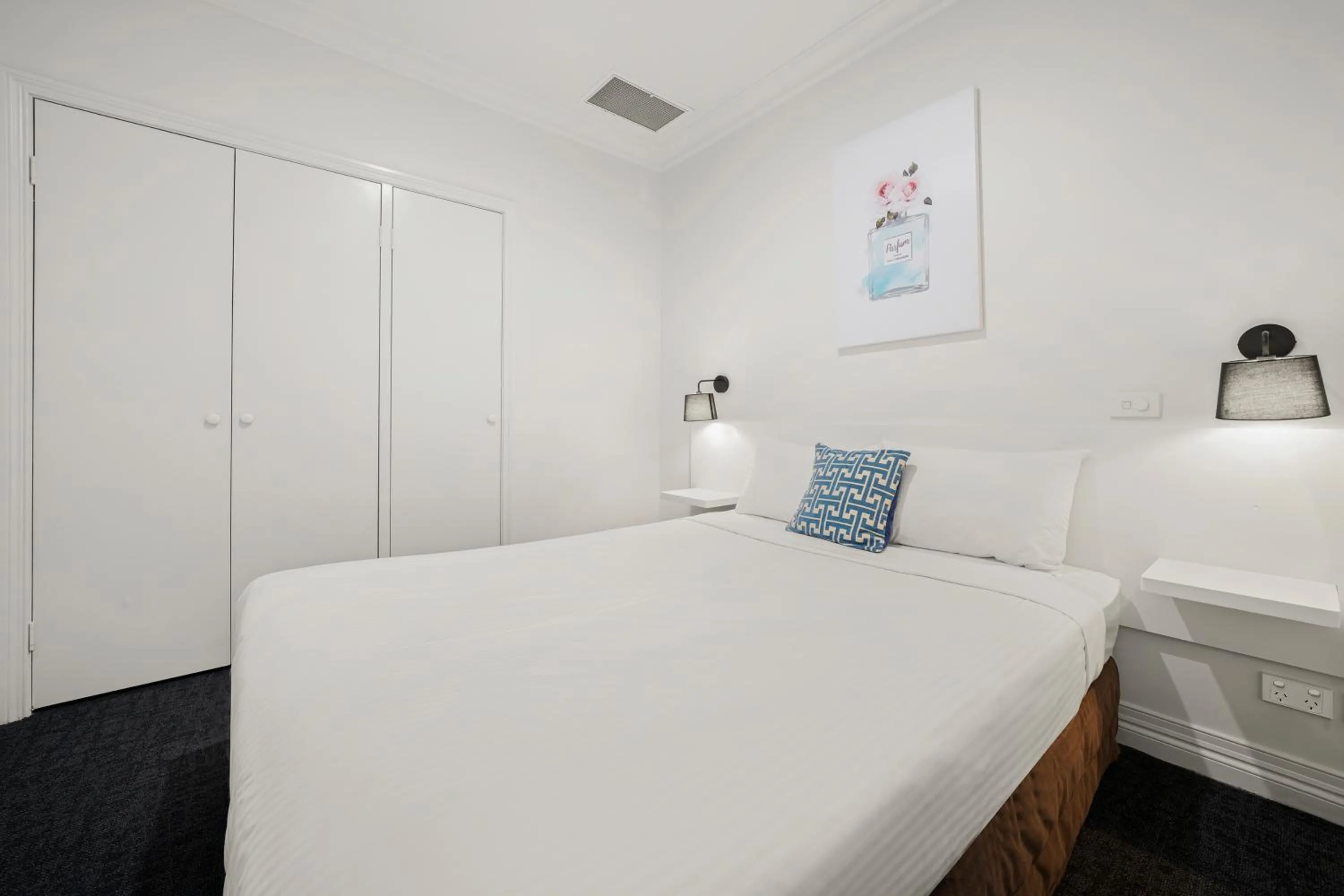 Bed in Comfort Apartments Melbourne Central