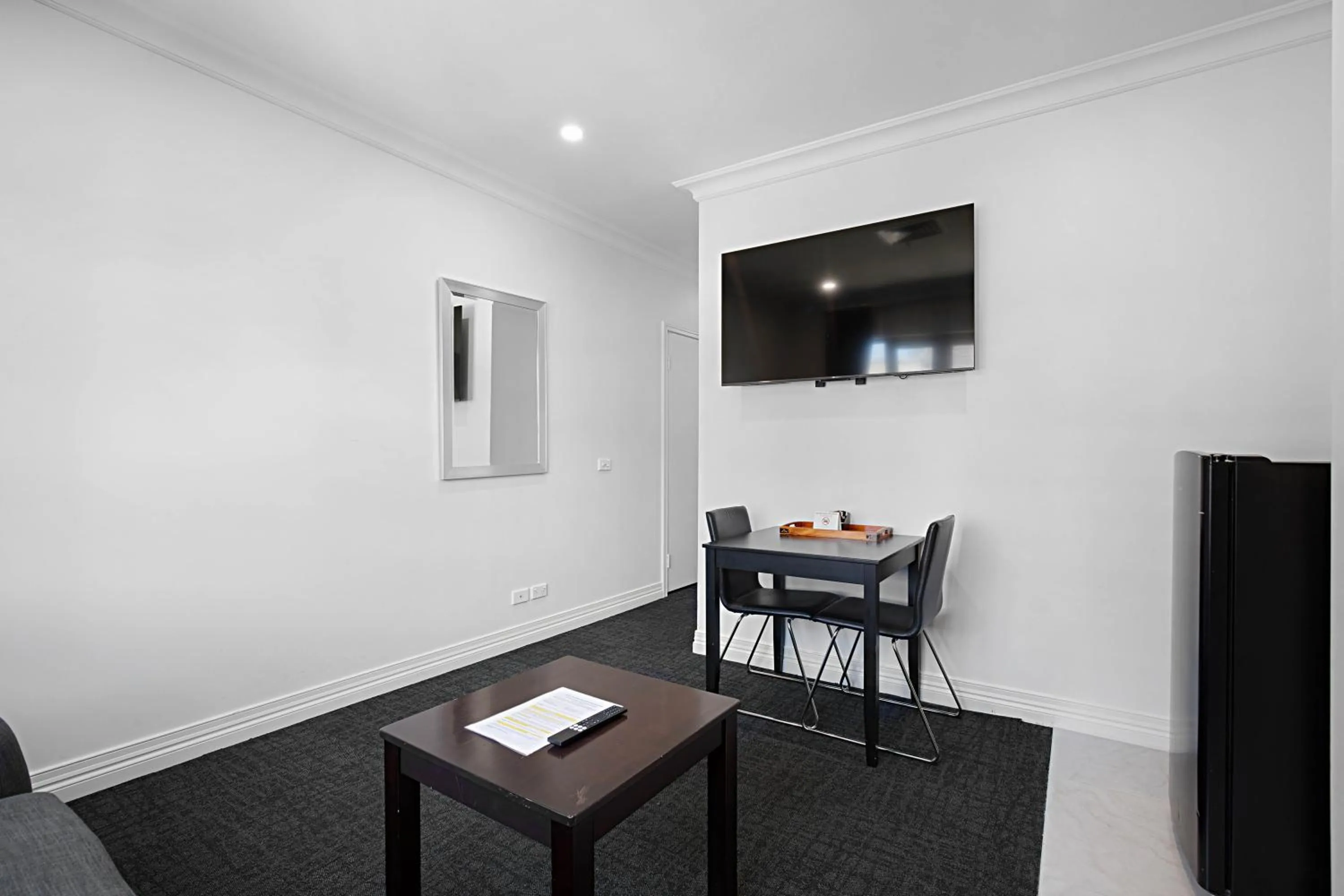 TV and multimedia in Comfort Apartments Melbourne Central