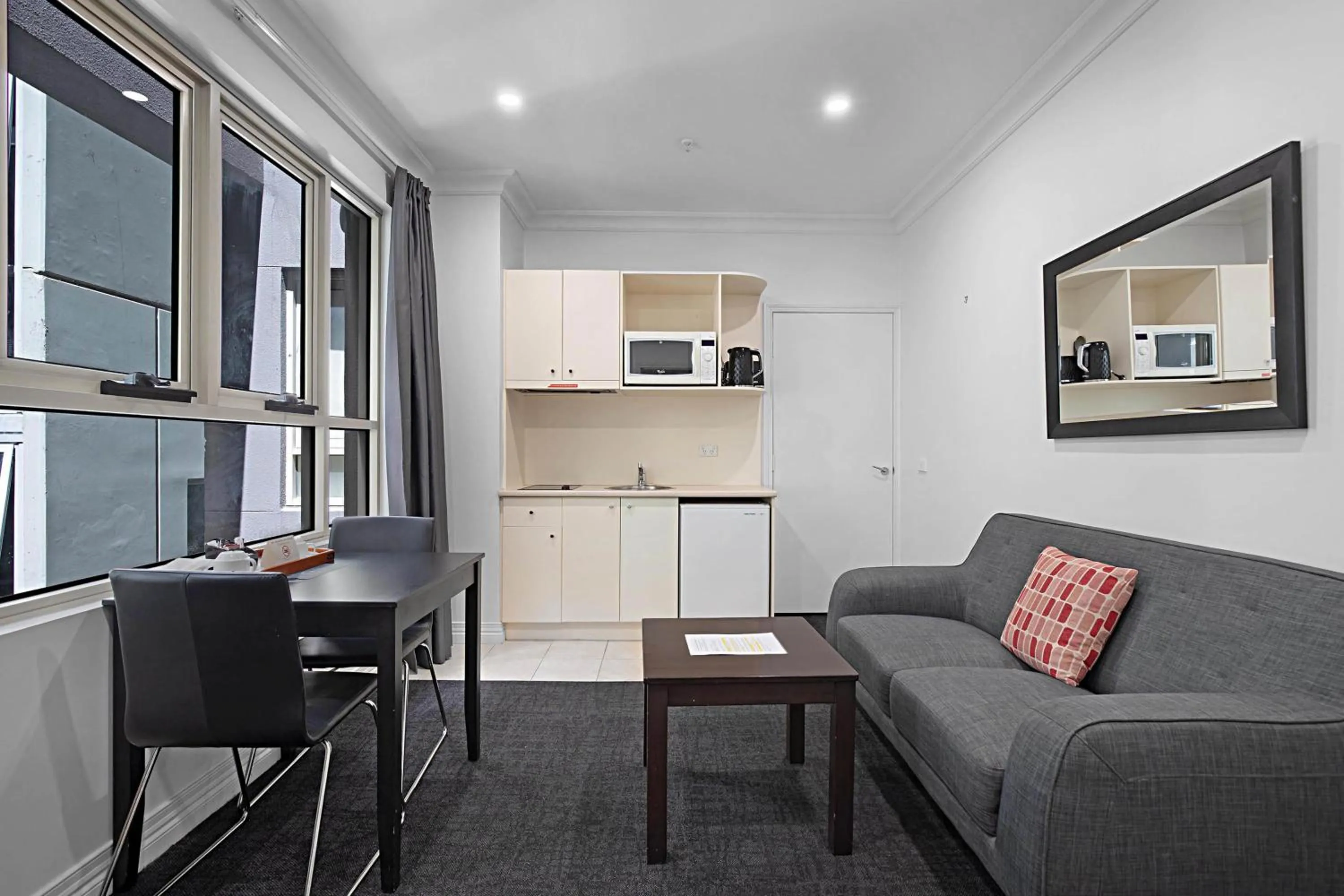 Kitchen or kitchenette in Comfort Apartments Melbourne Central