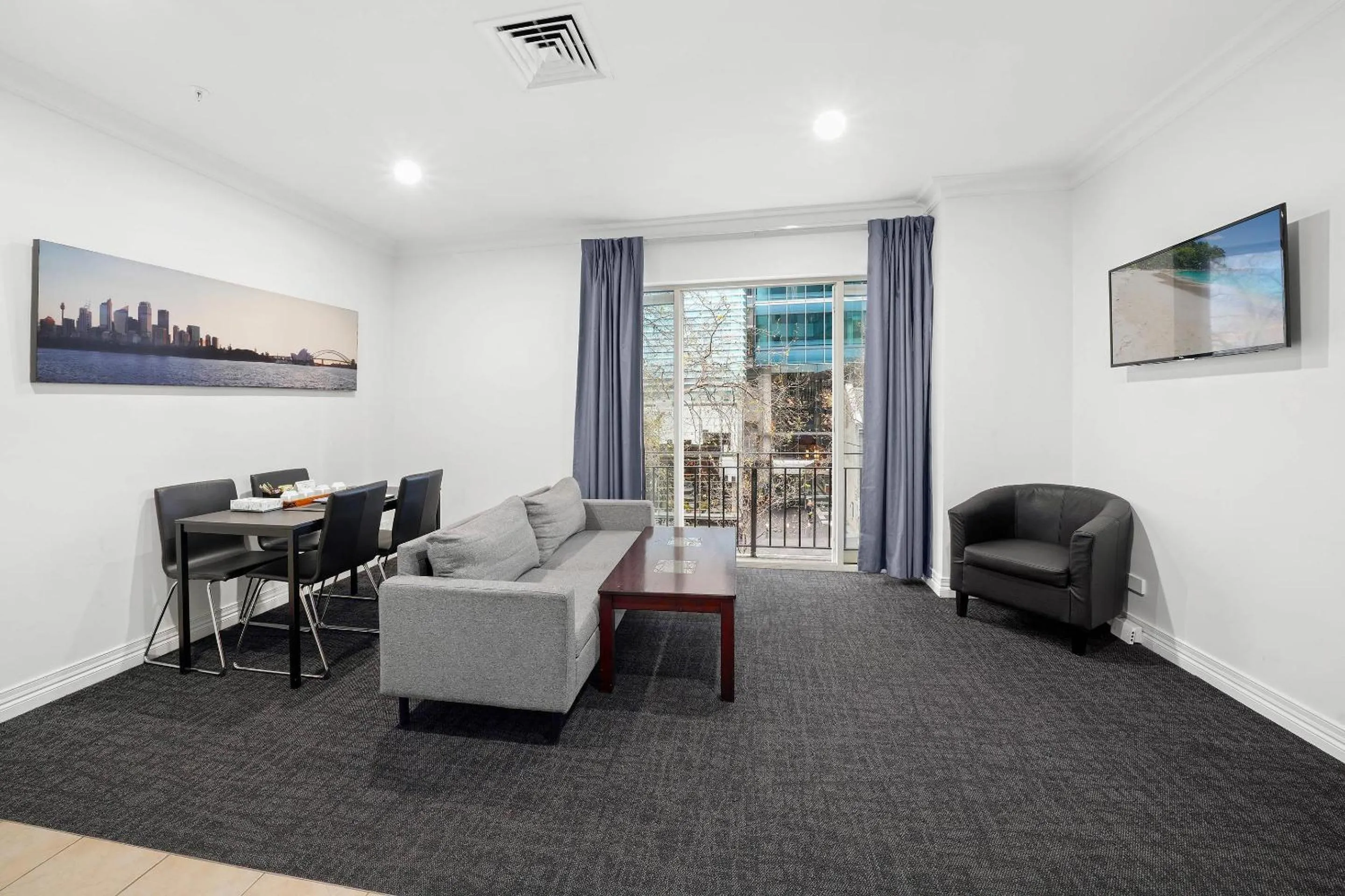 Bedroom in Comfort Apartments Melbourne Central