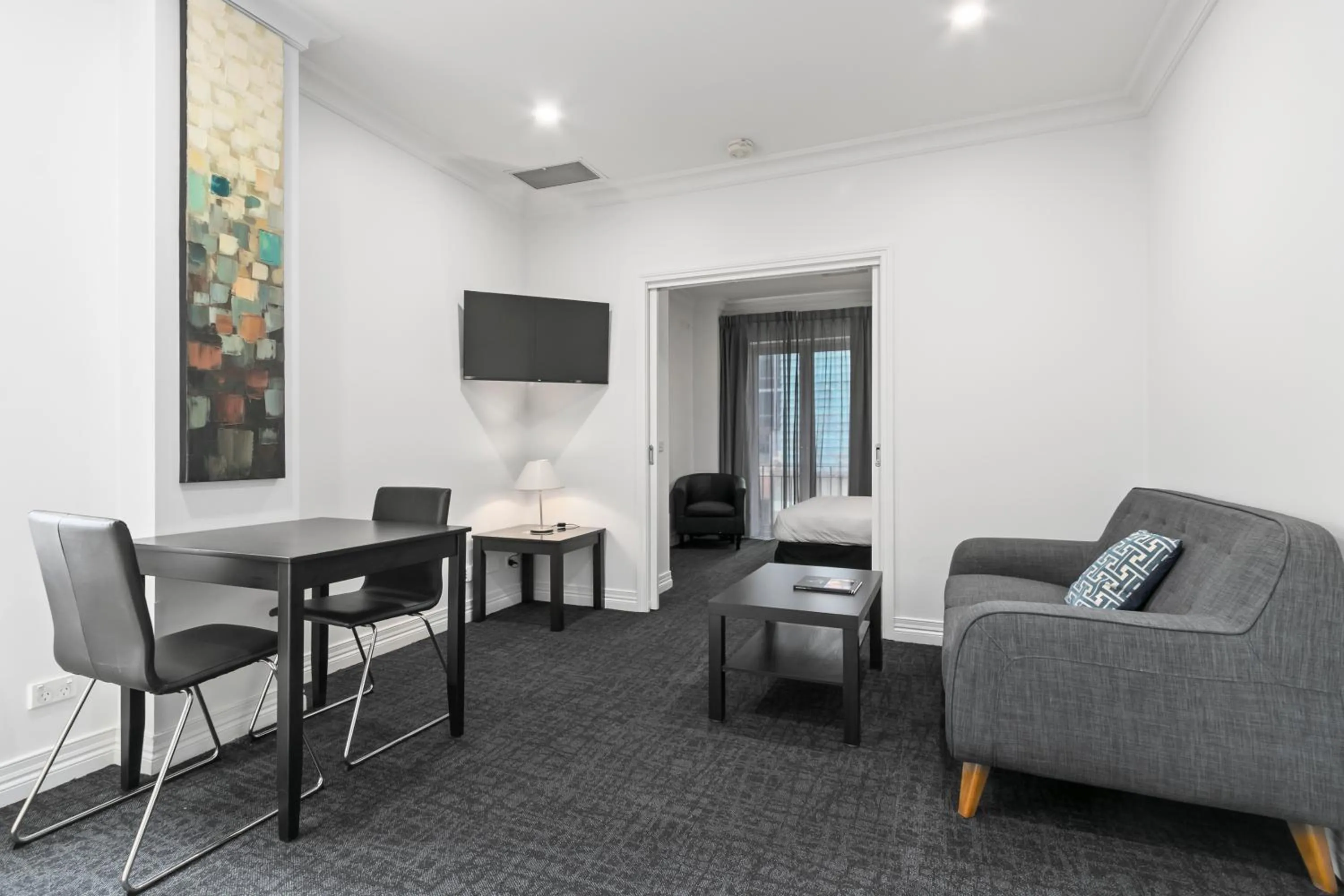 TV and multimedia in Comfort Apartments Melbourne Central