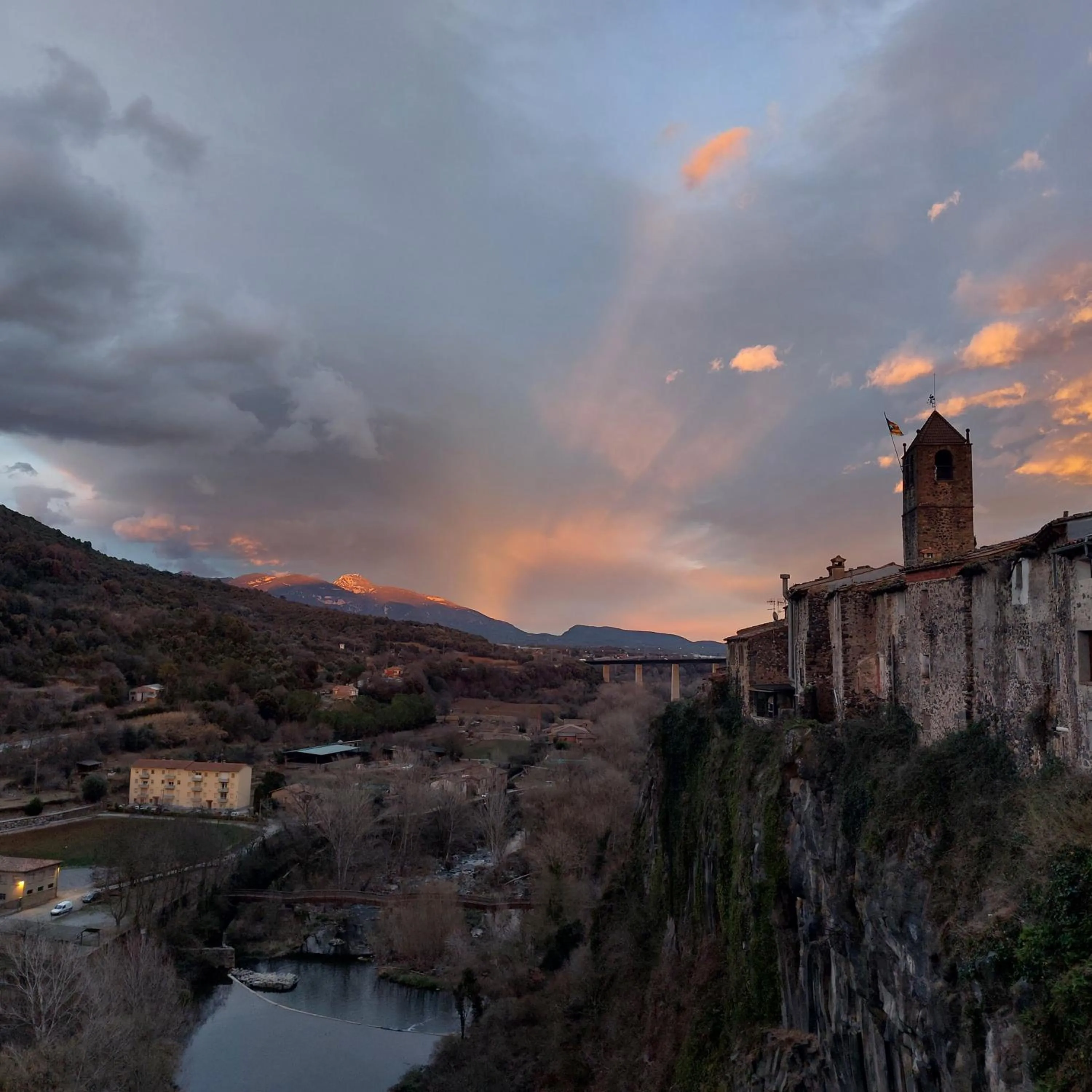 Mountain view in Cala Clareta