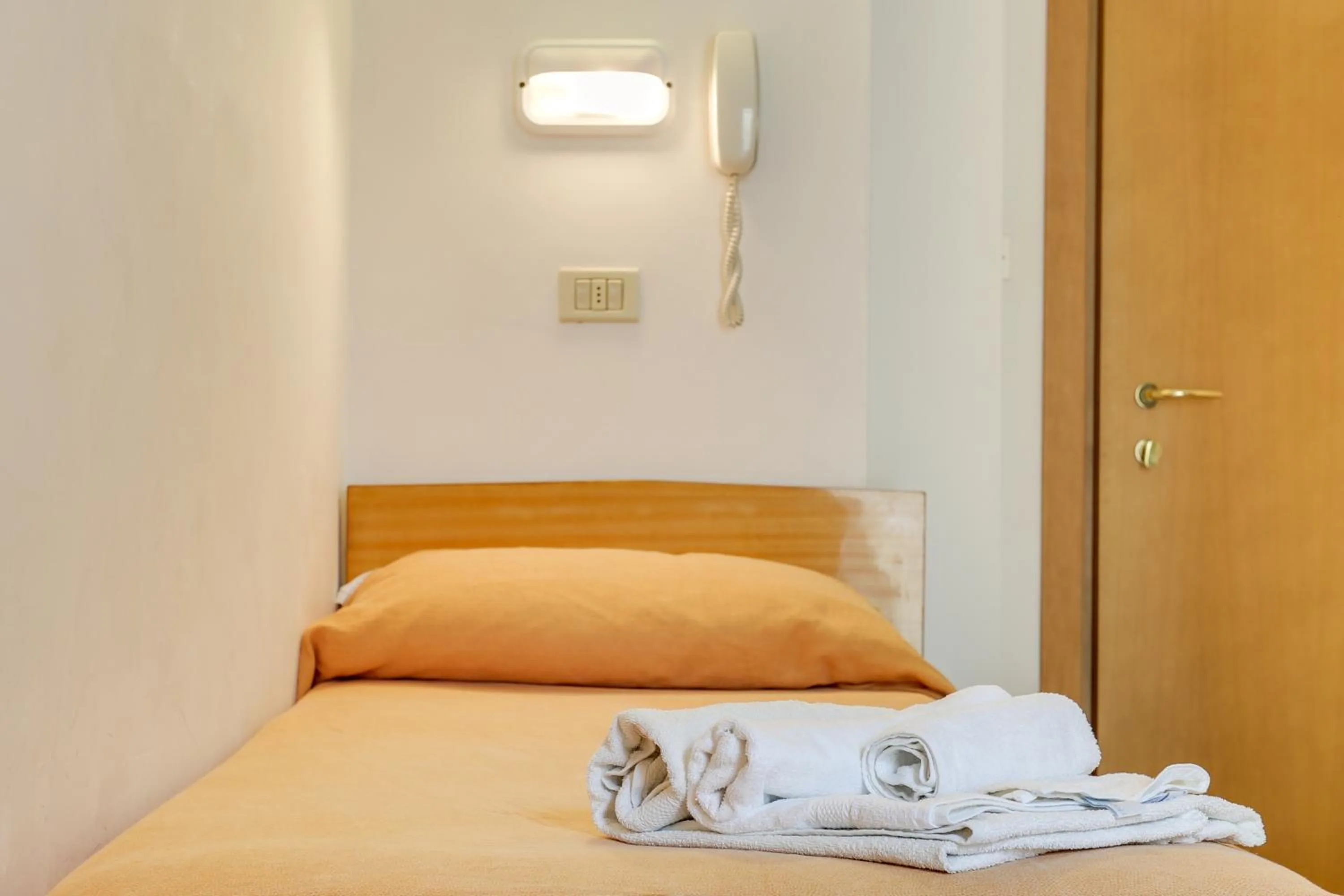 Shower in Hotel Smile