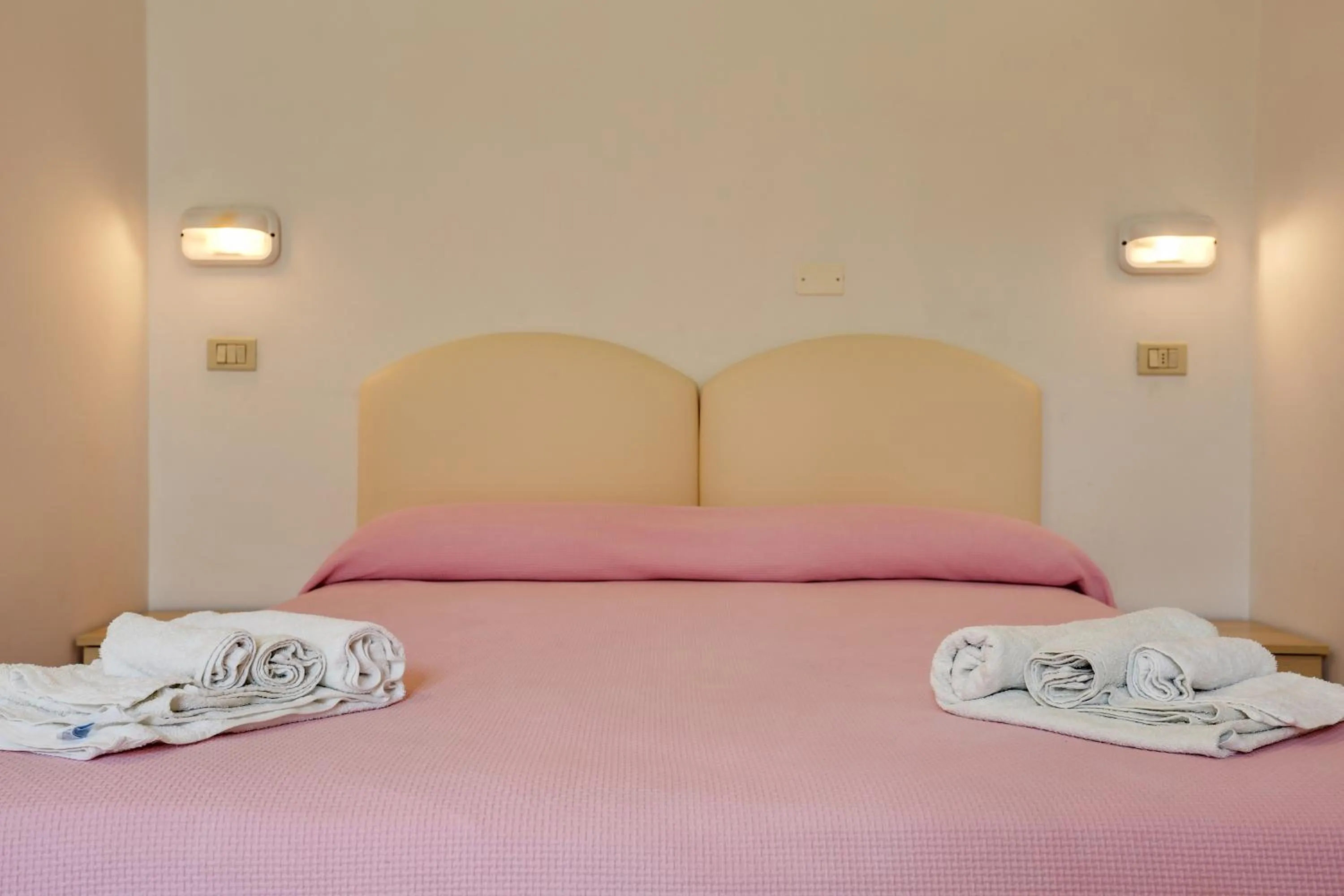 Shower in Hotel Smile