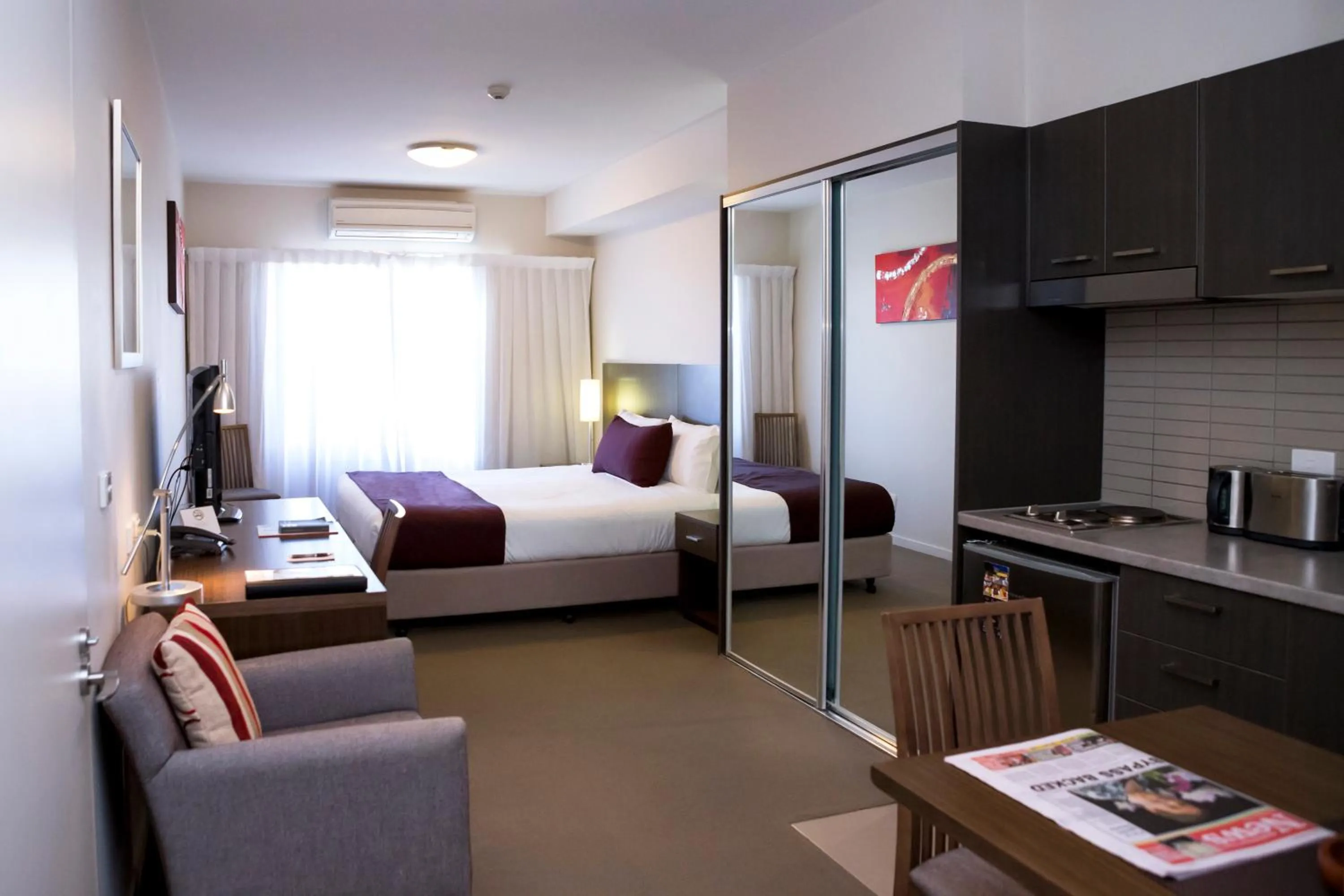 Photo of the whole room, Bed in Quest Shepparton