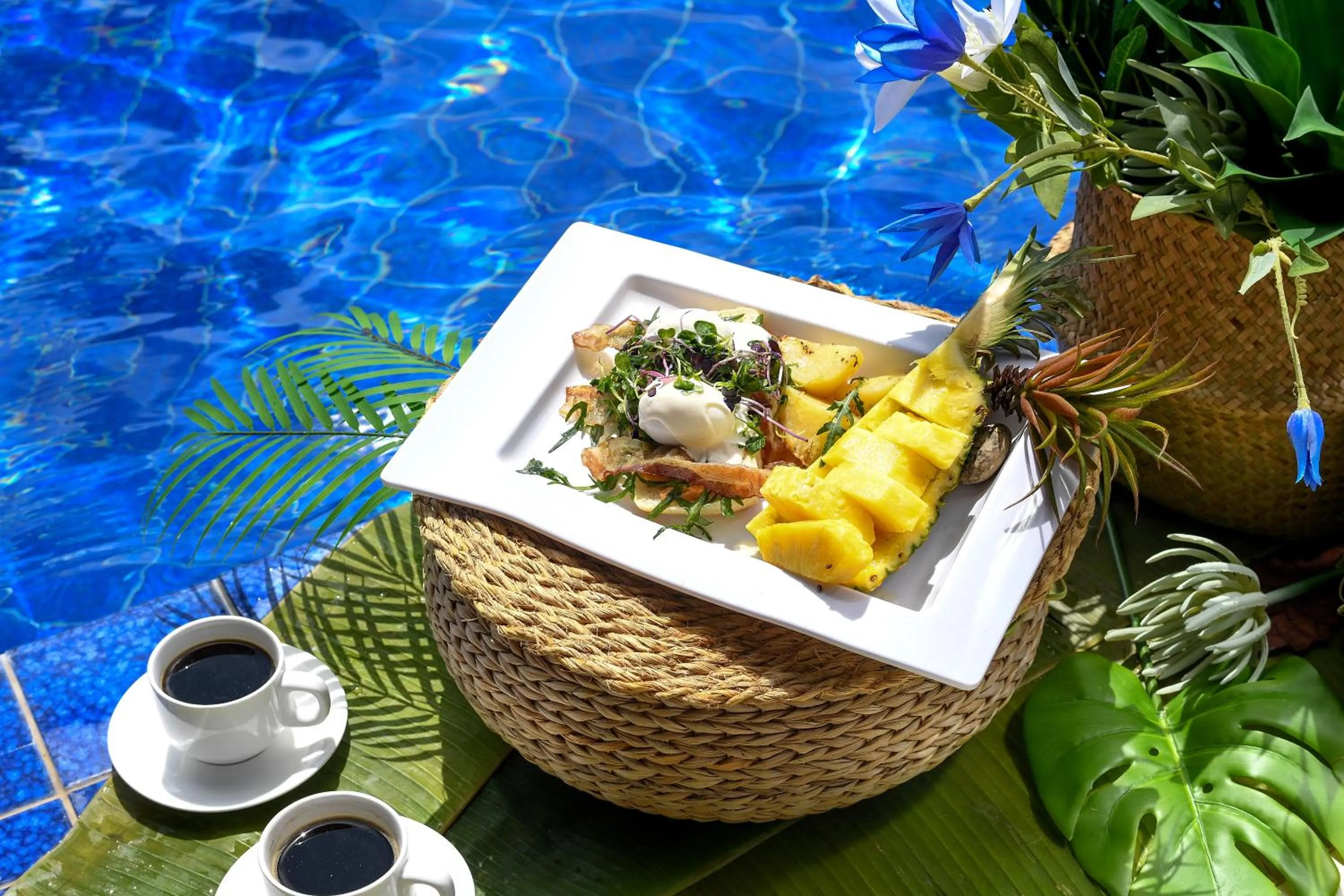 Food and drinks in Hidden Cliff Hotel and Nature