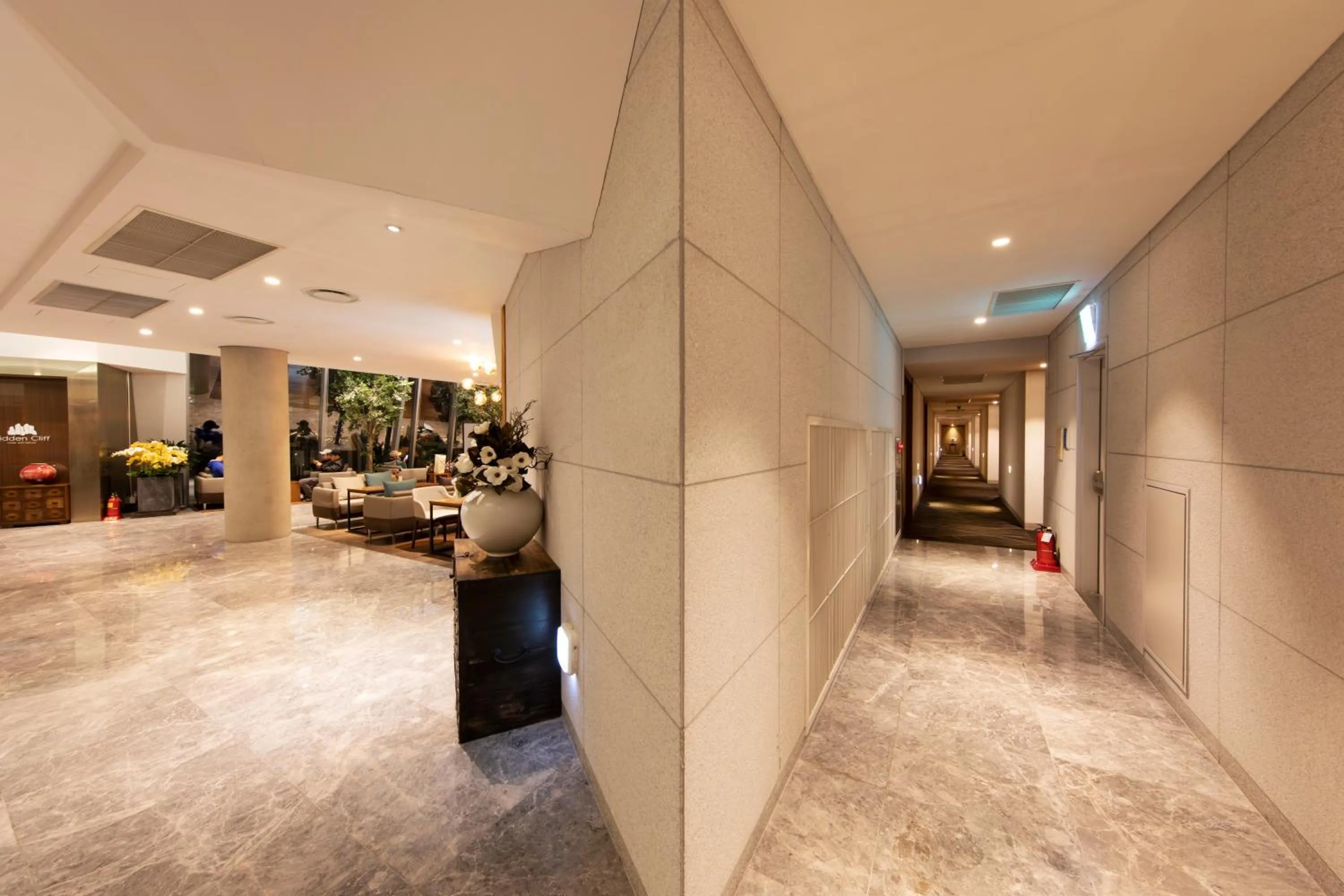 Lobby or reception in Hidden Cliff Hotel and Nature