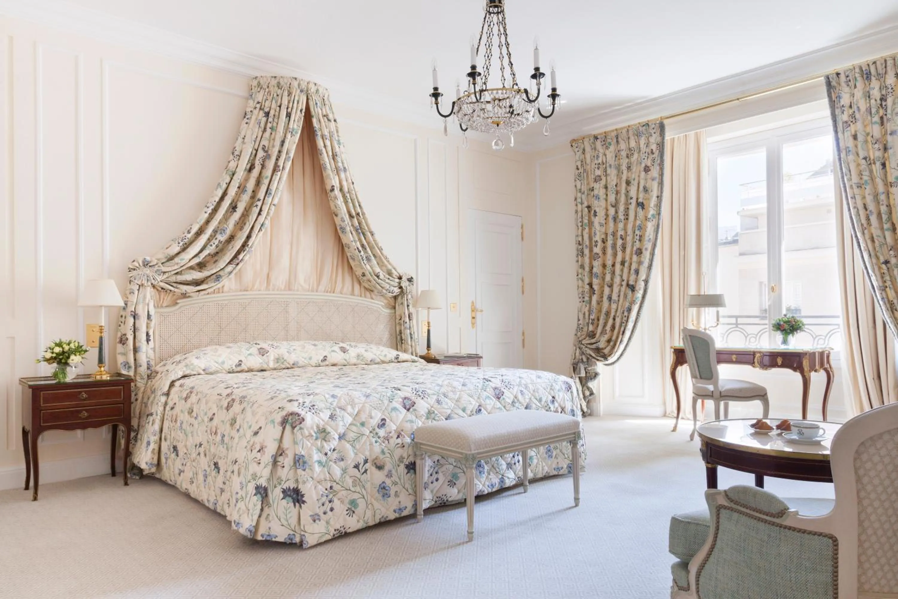 Photo of the whole room, Bed in Le Bristol Paris, Oetker Hotels