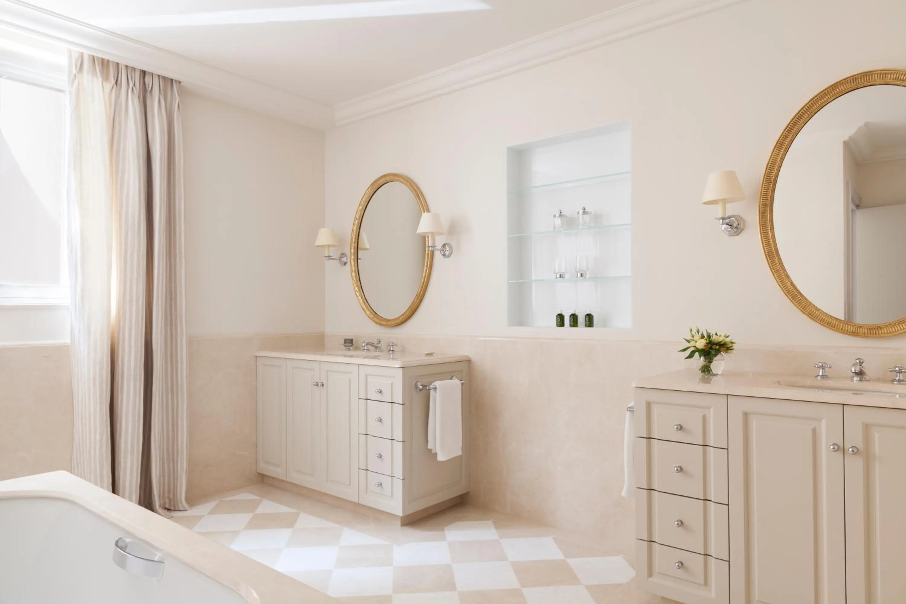 Bathroom in Le Bristol Paris, Oetker Hotels