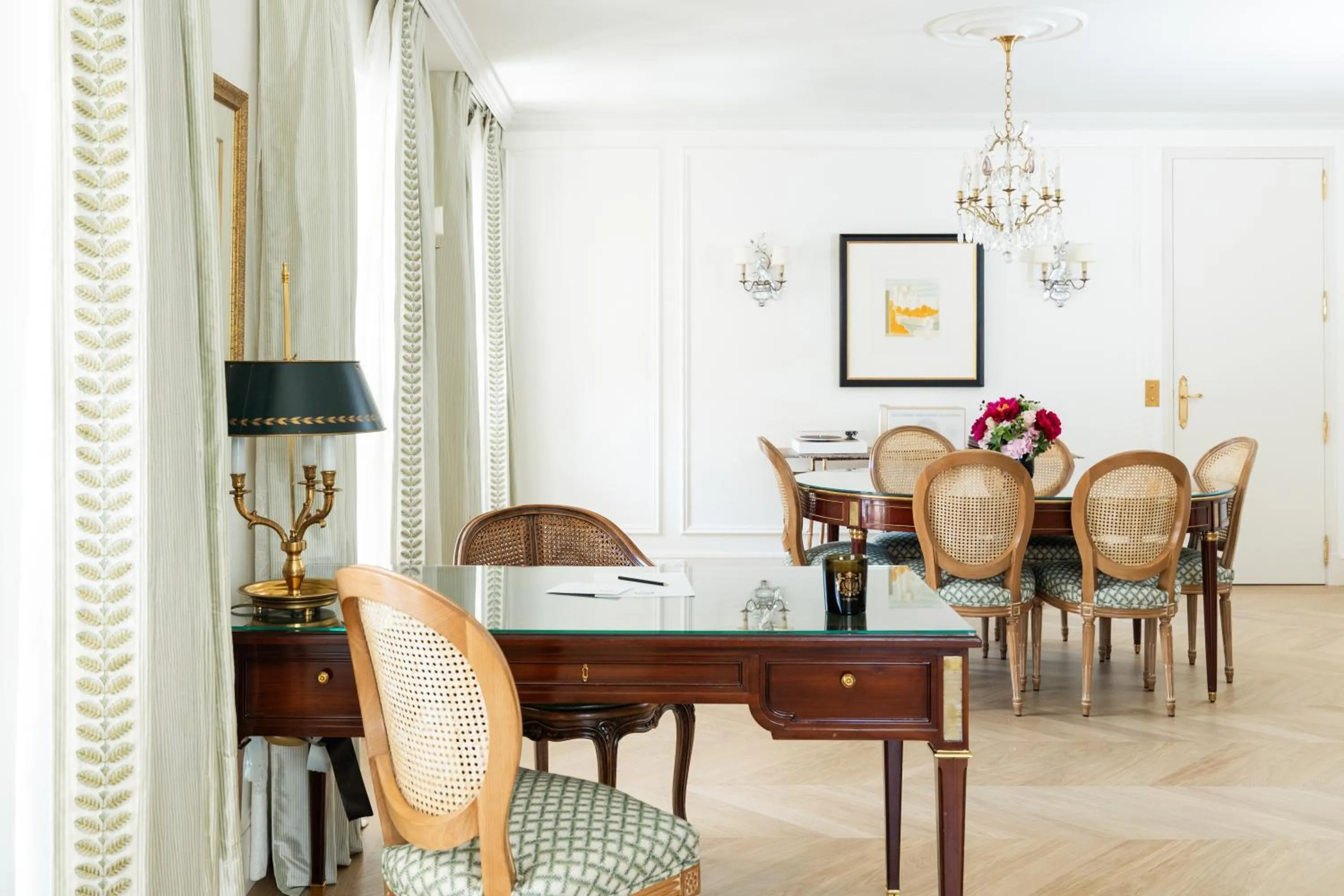 Living room in Le Bristol Paris, Oetker Hotels