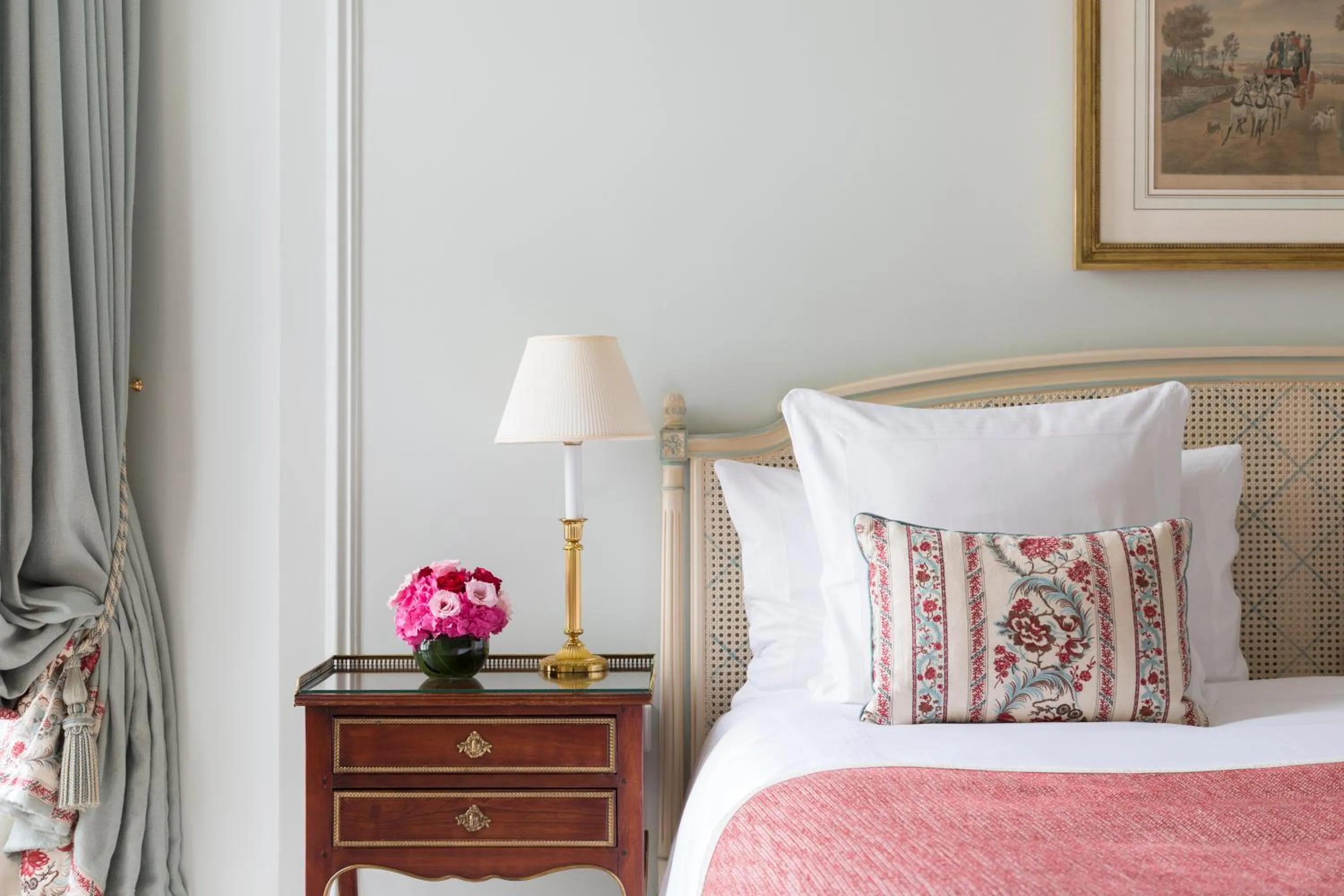 Bed in Le Bristol Paris, Oetker Hotels