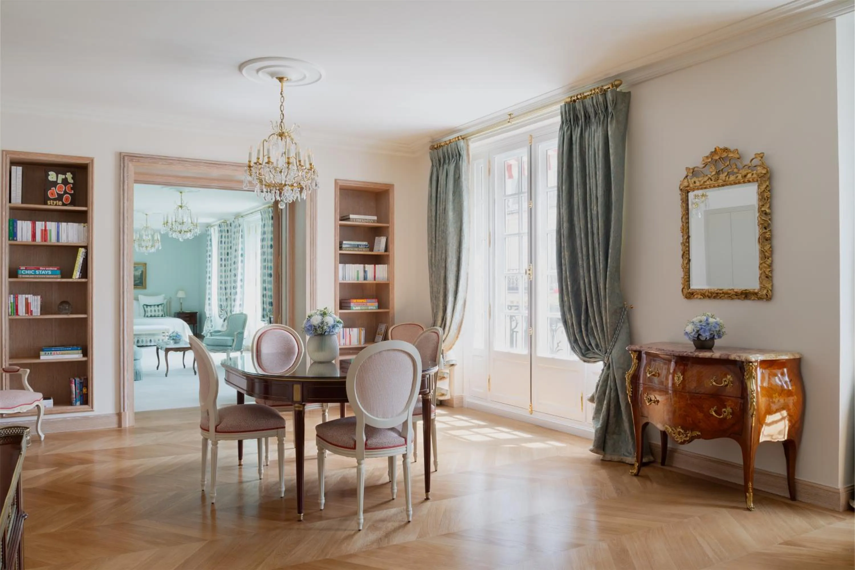 Living room in Le Bristol Paris, Oetker Hotels
