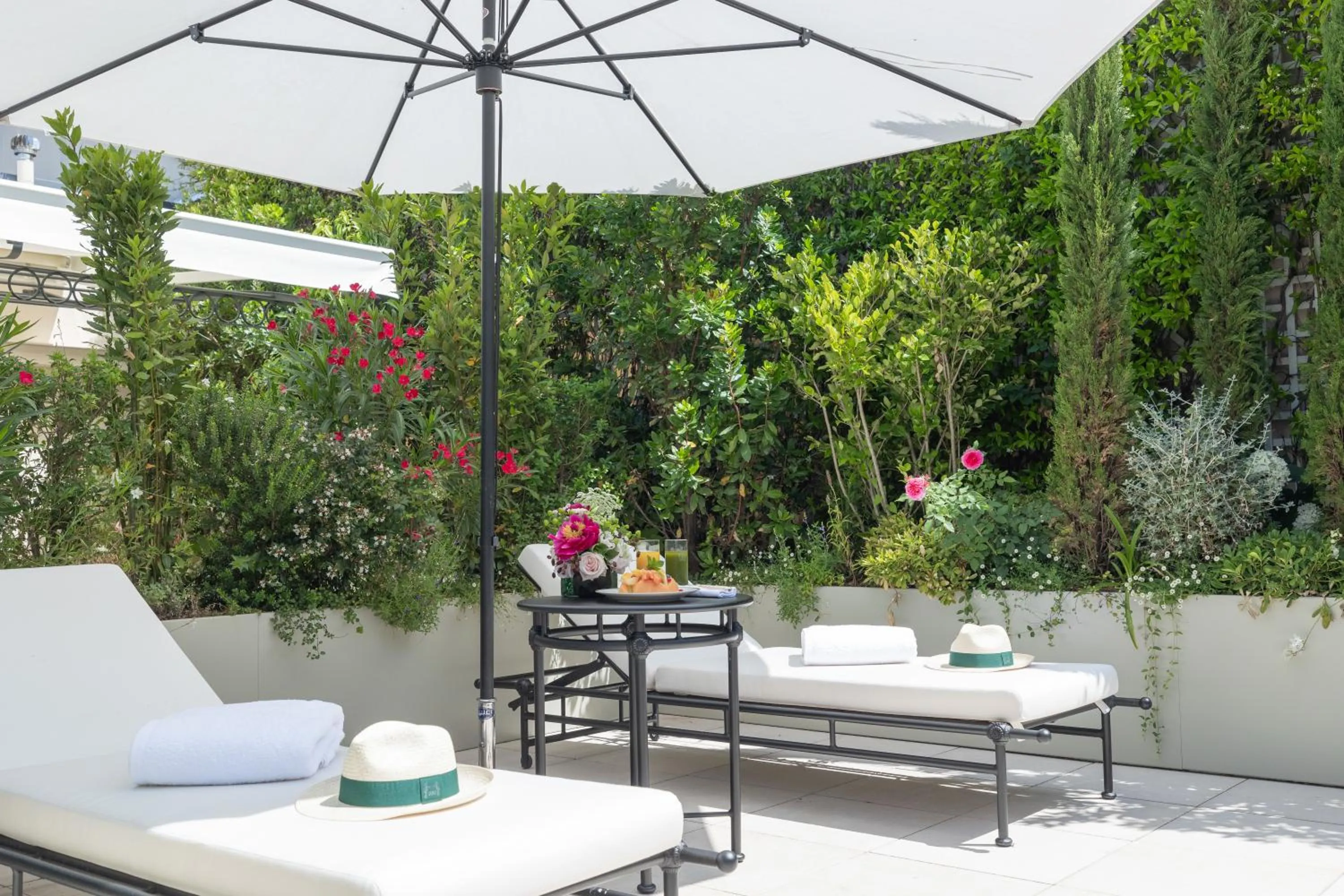 Patio in Le Bristol Paris, Oetker Hotels