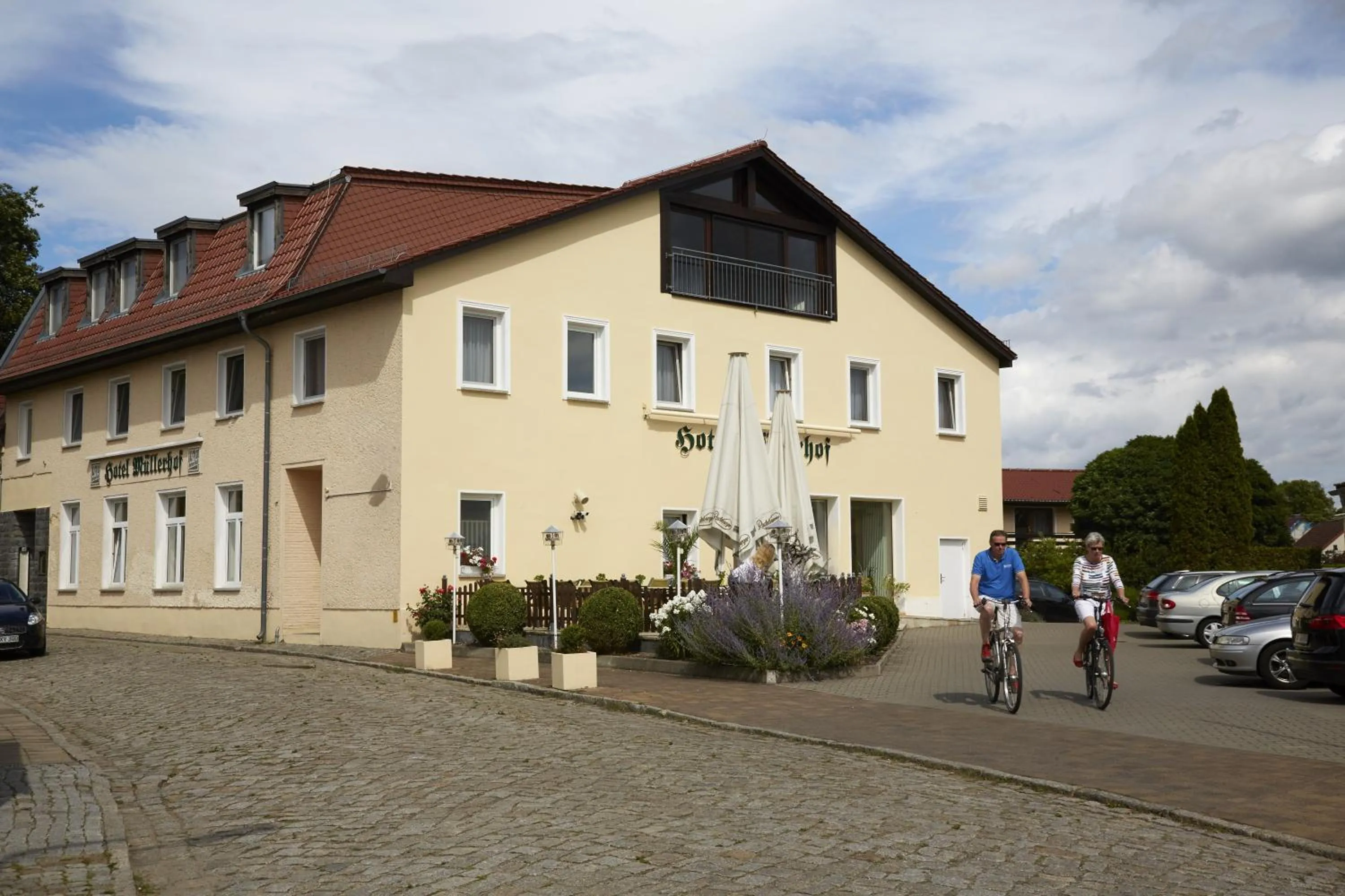 Property building in Bed & Breakfast Hotel Müllerhof