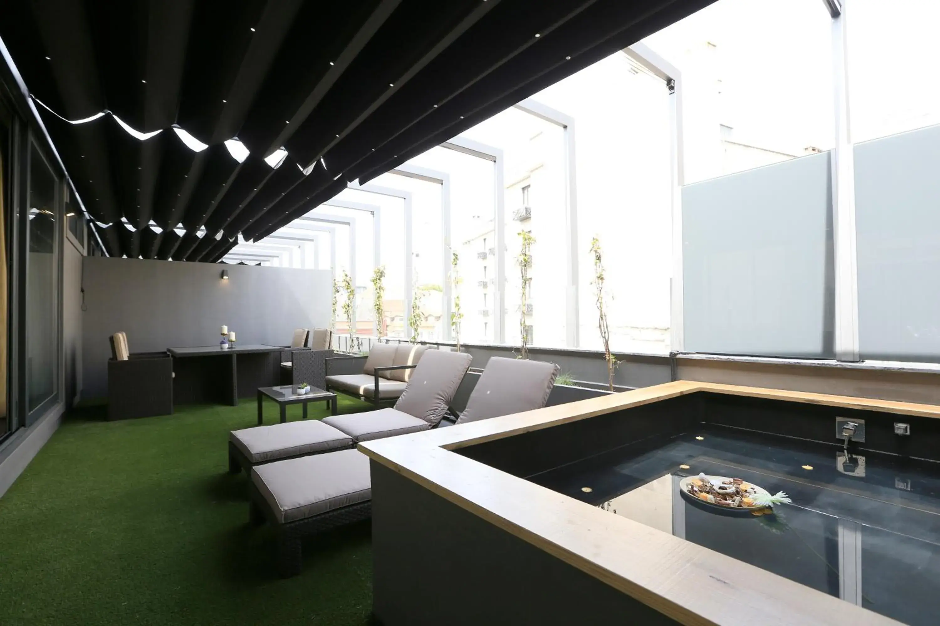 Loft with Exterior Bath in Charm Flats Loft with Exterior Bath in Charm Flats