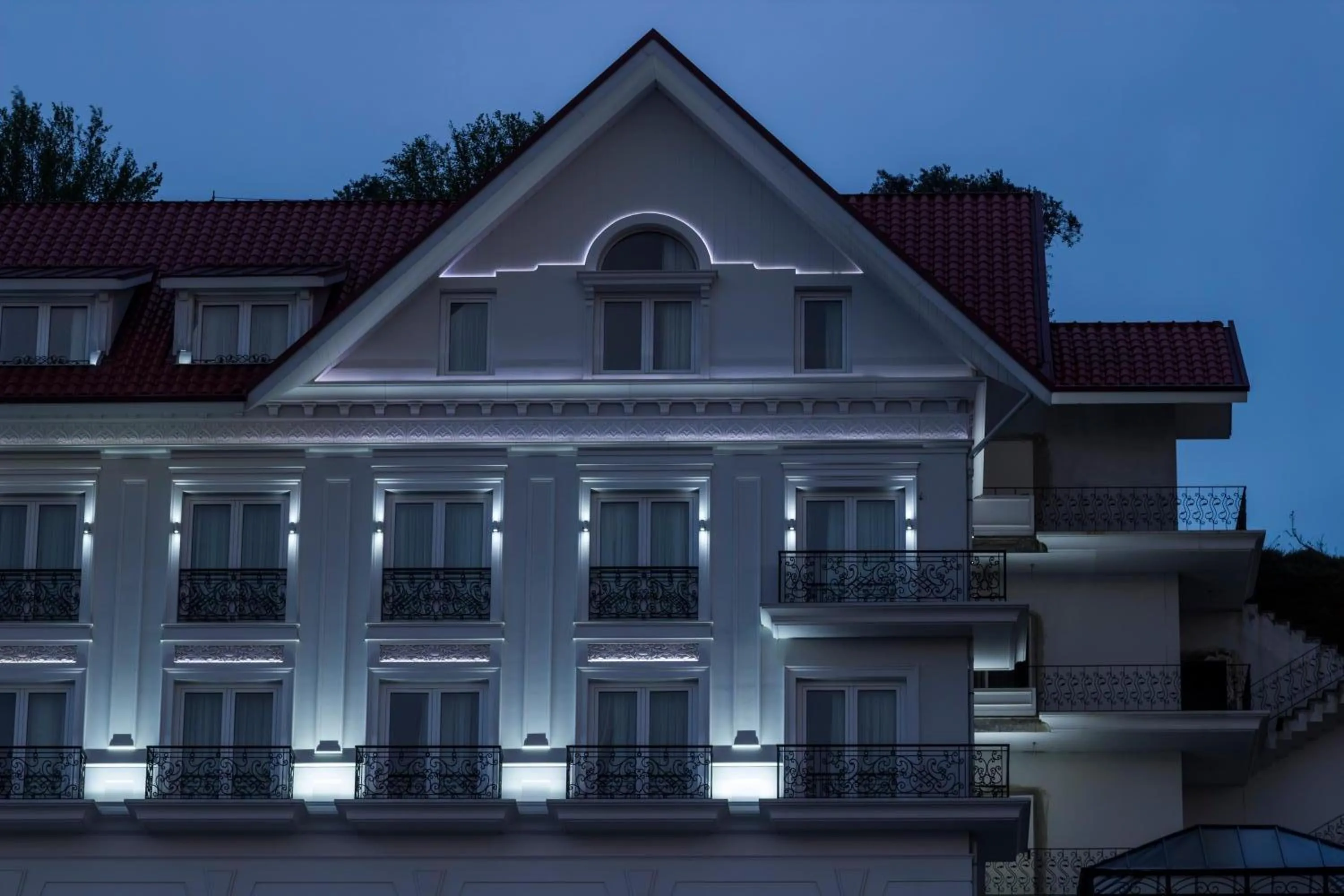 Facade/entrance in Mell Hotel