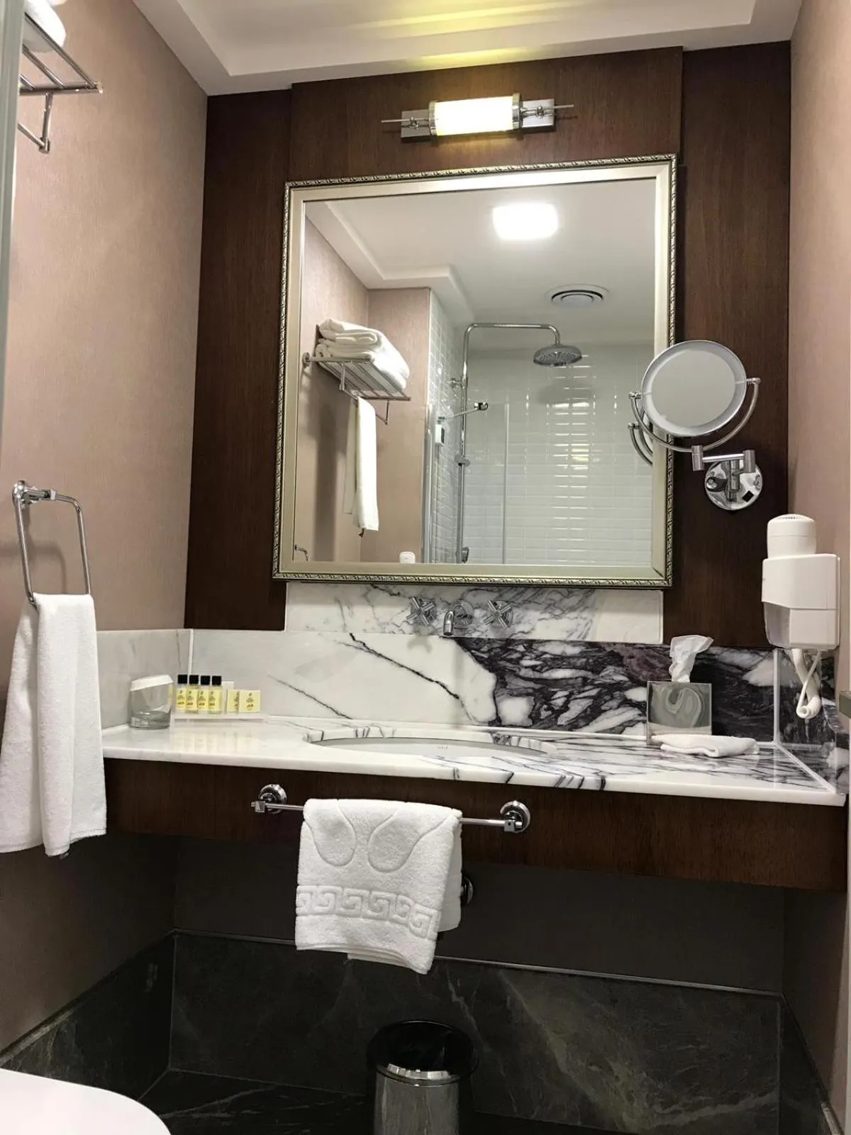 Bathroom in Mell Hotel