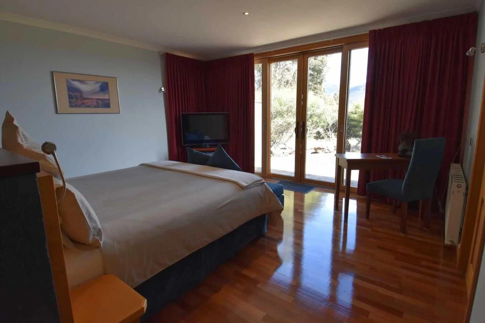 Bedroom, Bed in Meringa Springs
