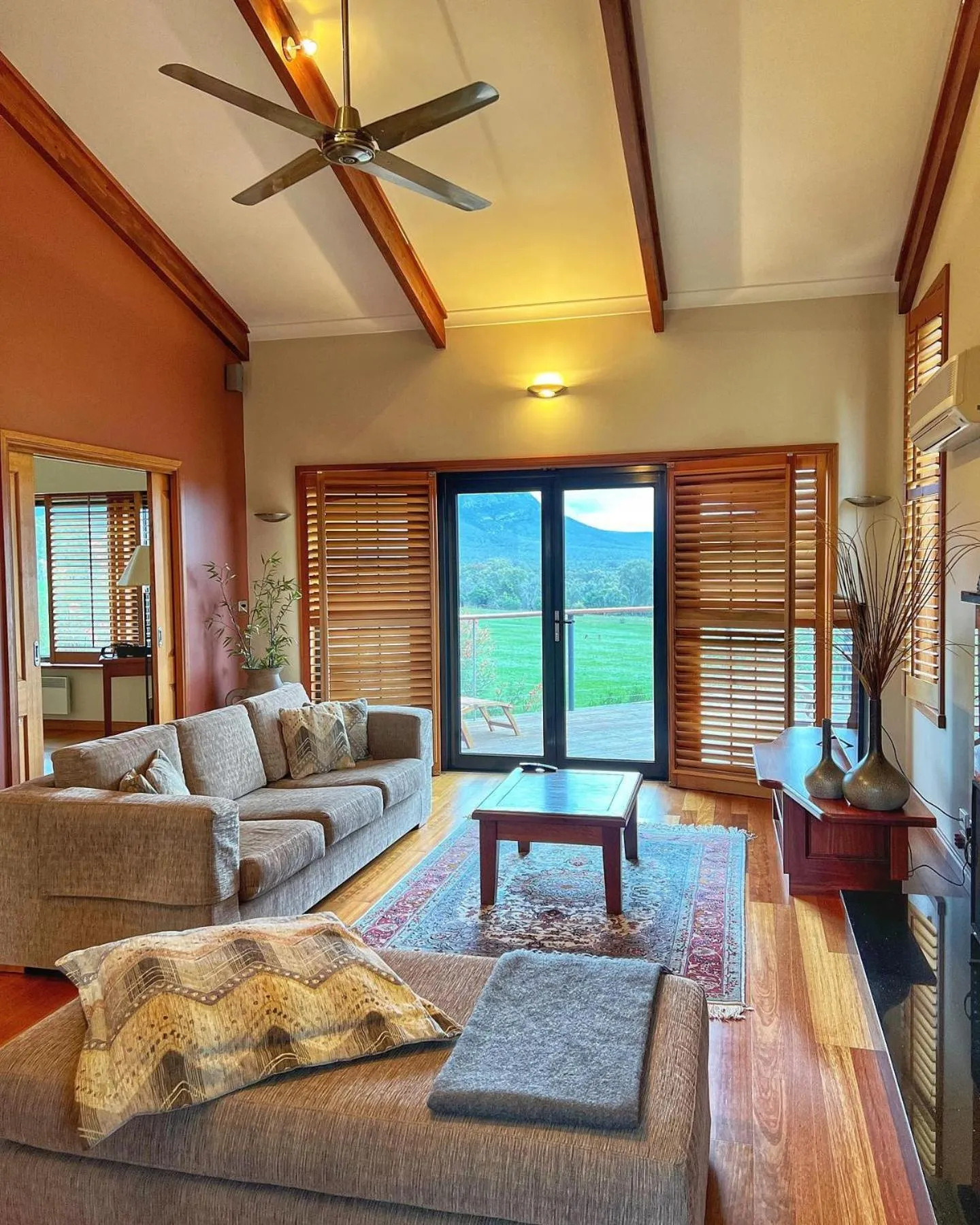 Communal lounge/ TV room in Meringa Springs