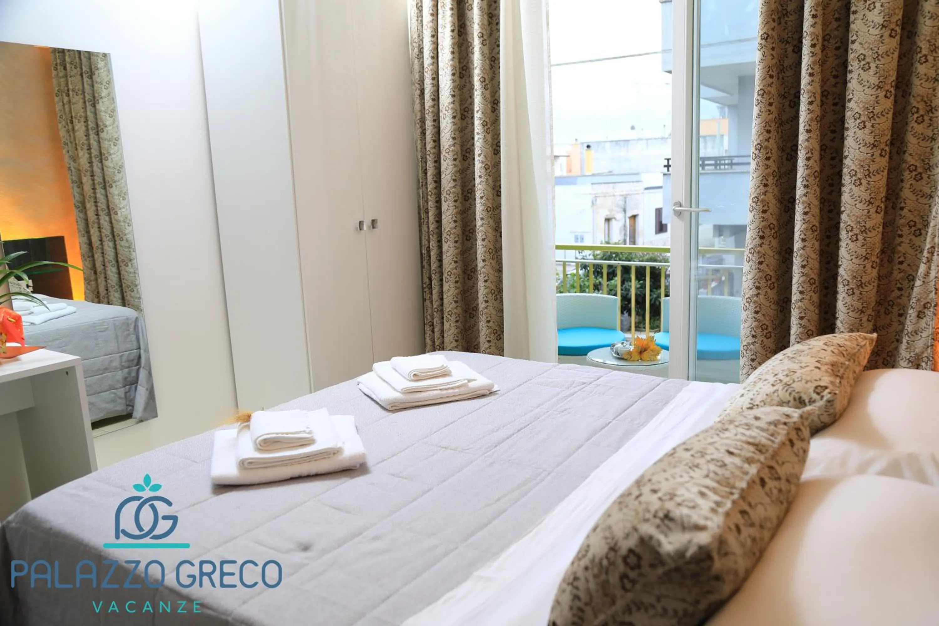 View (from property/room), Bed in Palazzo Greco B&B