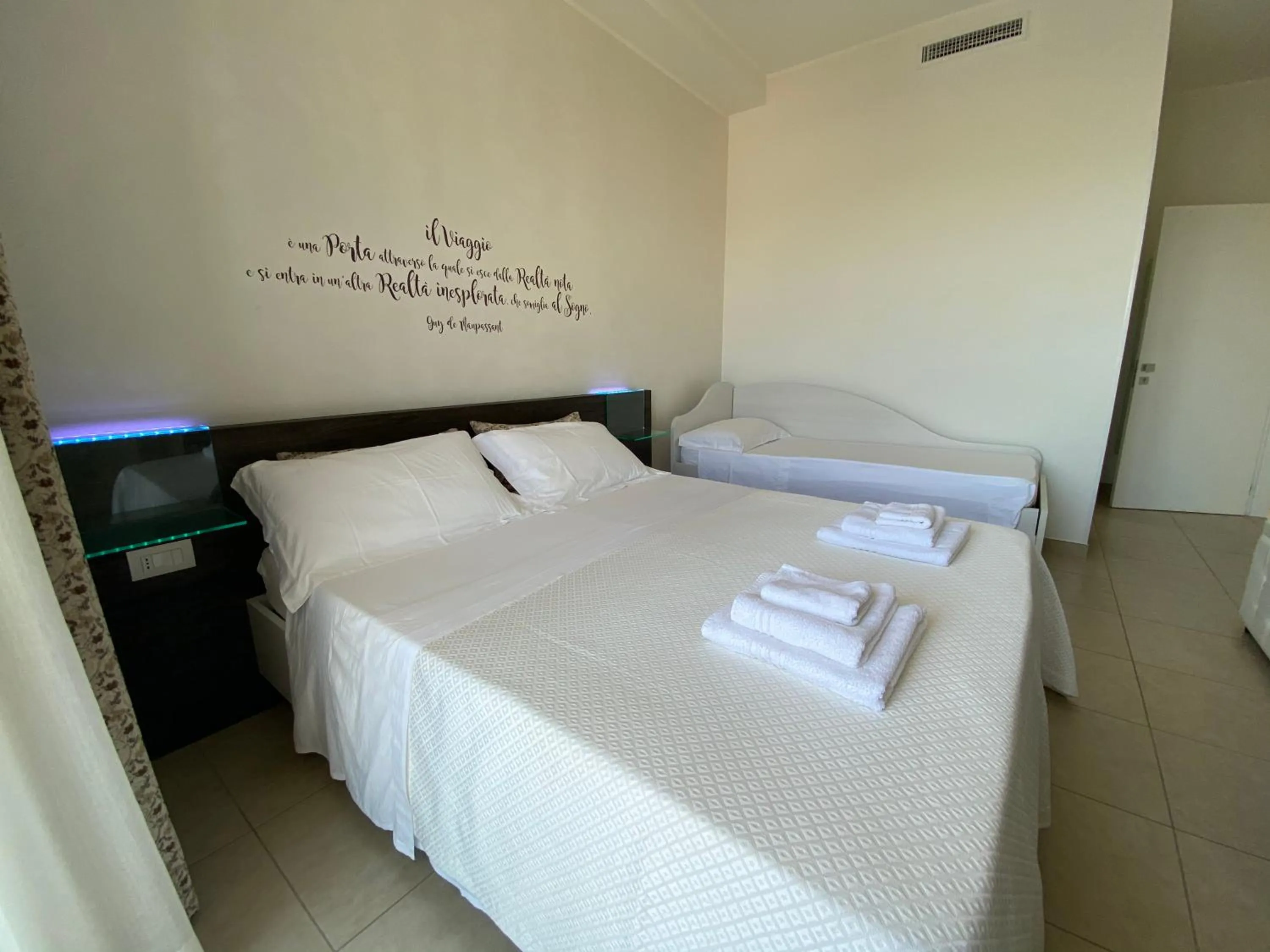 View (from property/room), Bed in Palazzo Greco B&B