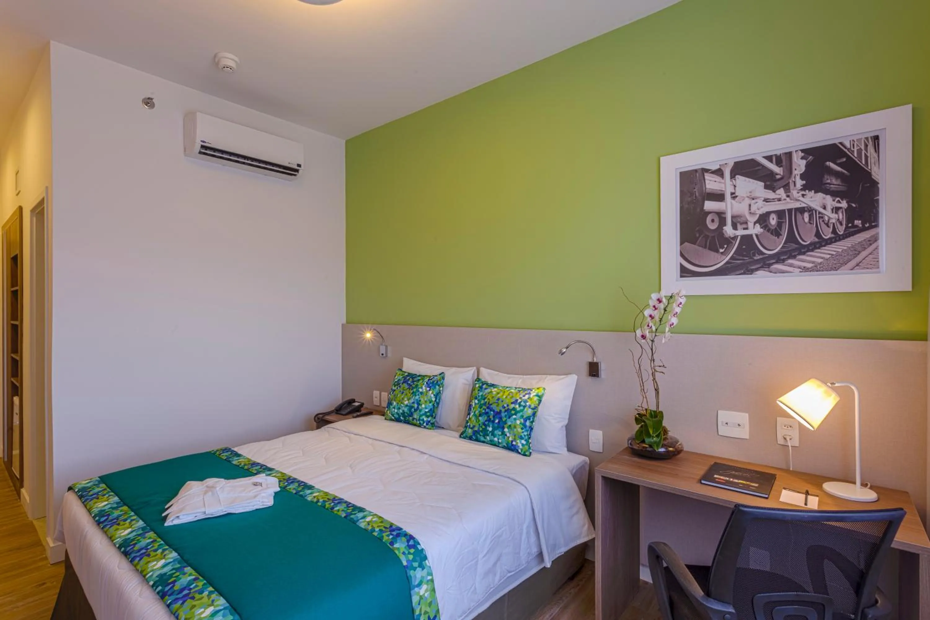 Bed in Blue Tree Towers Valinhos