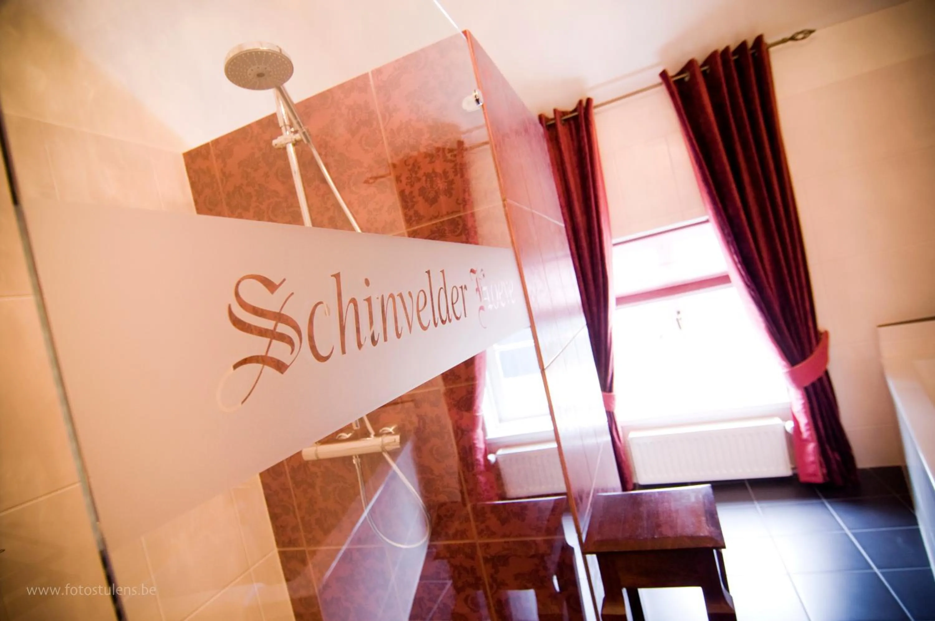 Bathroom in Hotel Schinvelder Hoeve