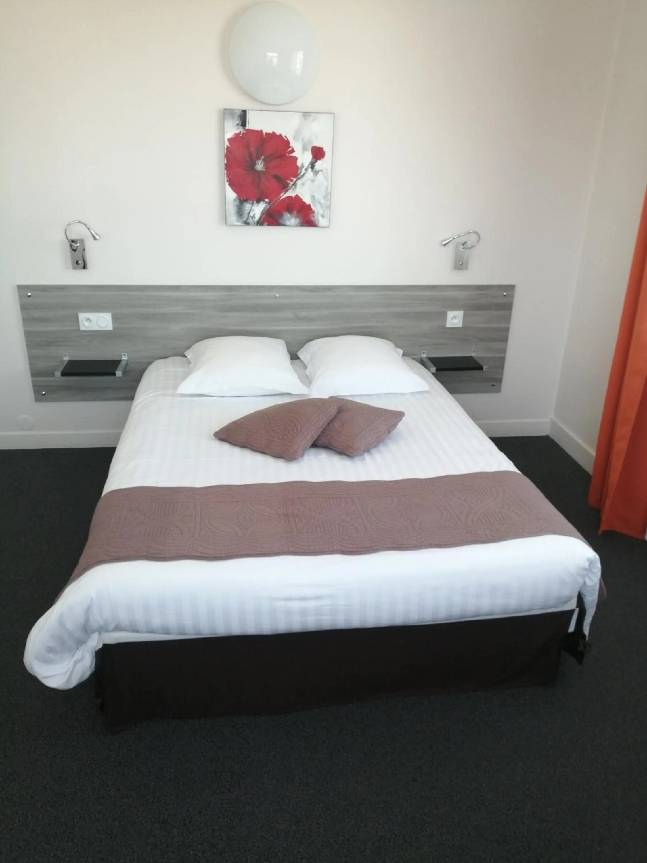 Bed in Hotel d'Orléans