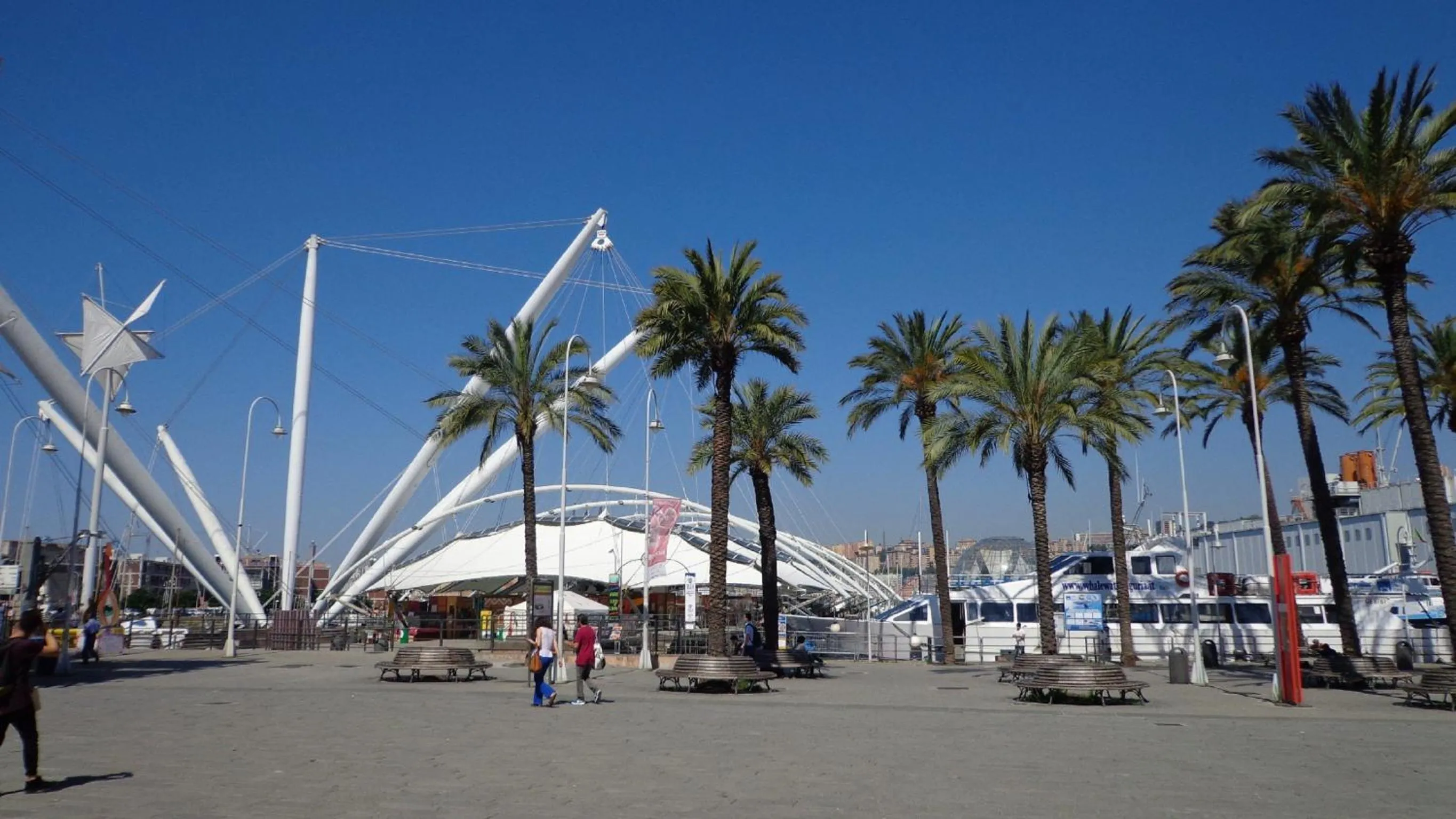 Property building in Cavour16 rent bedrooms