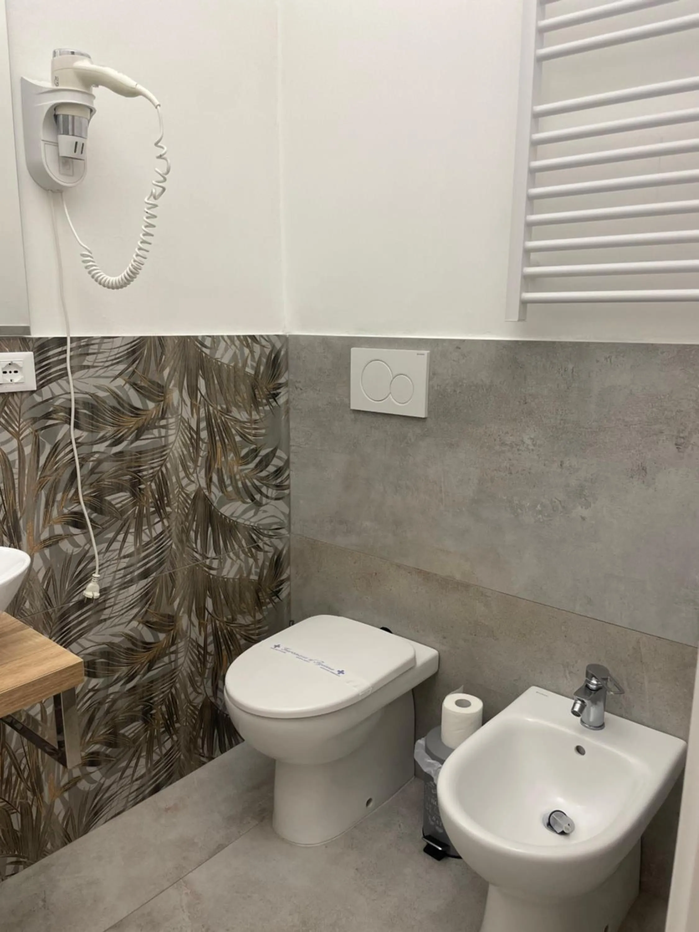 Toilet in Cavour16 rent bedrooms
