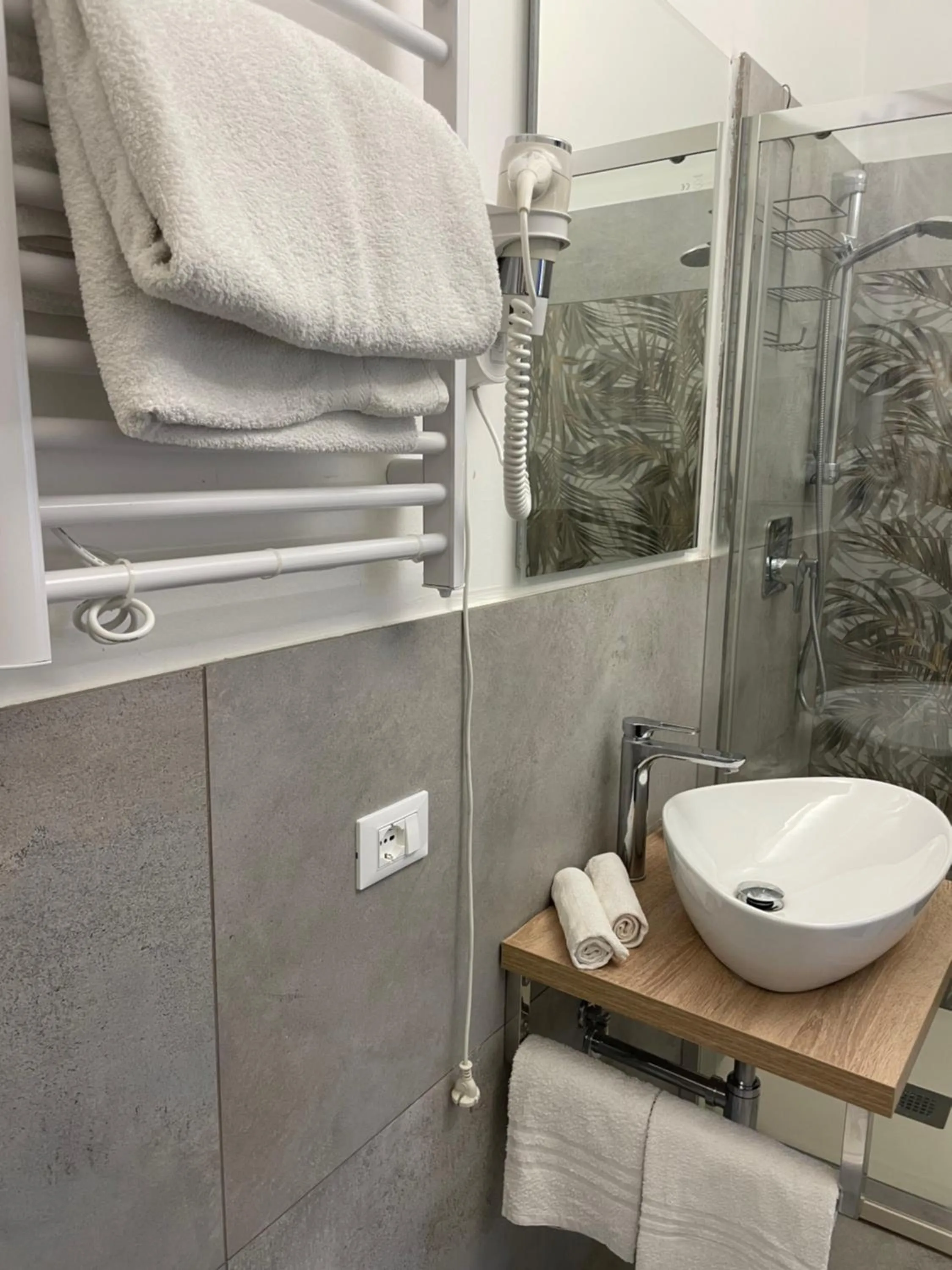 Cavour16 rent bedrooms