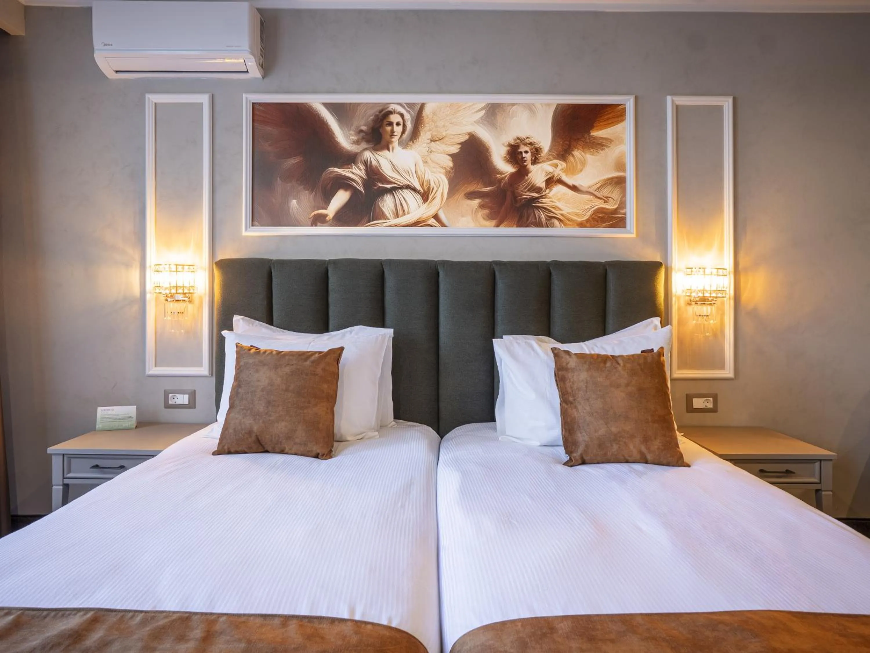 Bed in Premier Luxury Mountain Resort