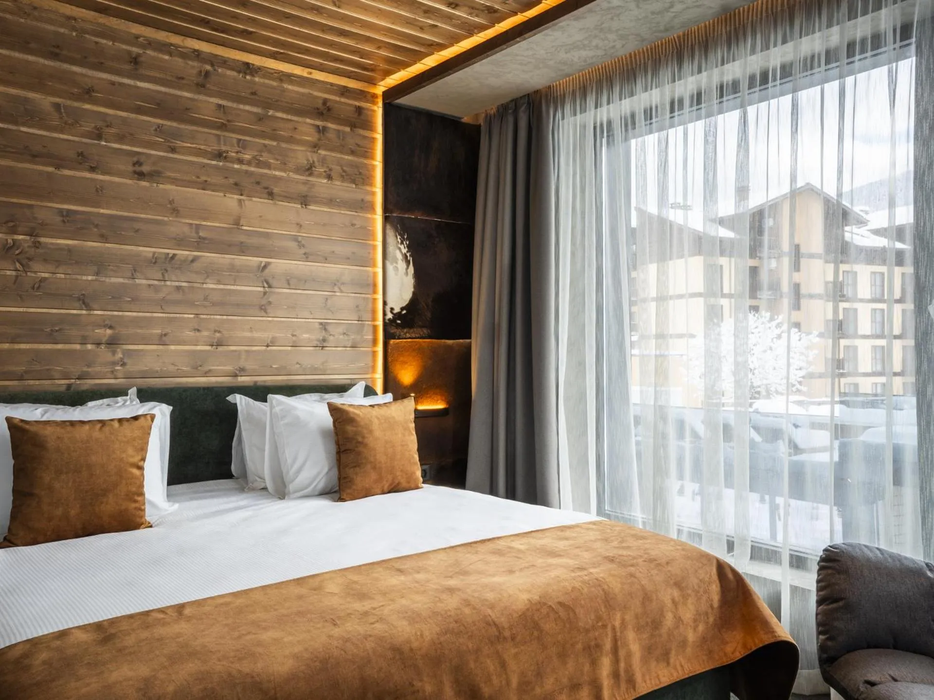 Bed in Premier Luxury Mountain Resort