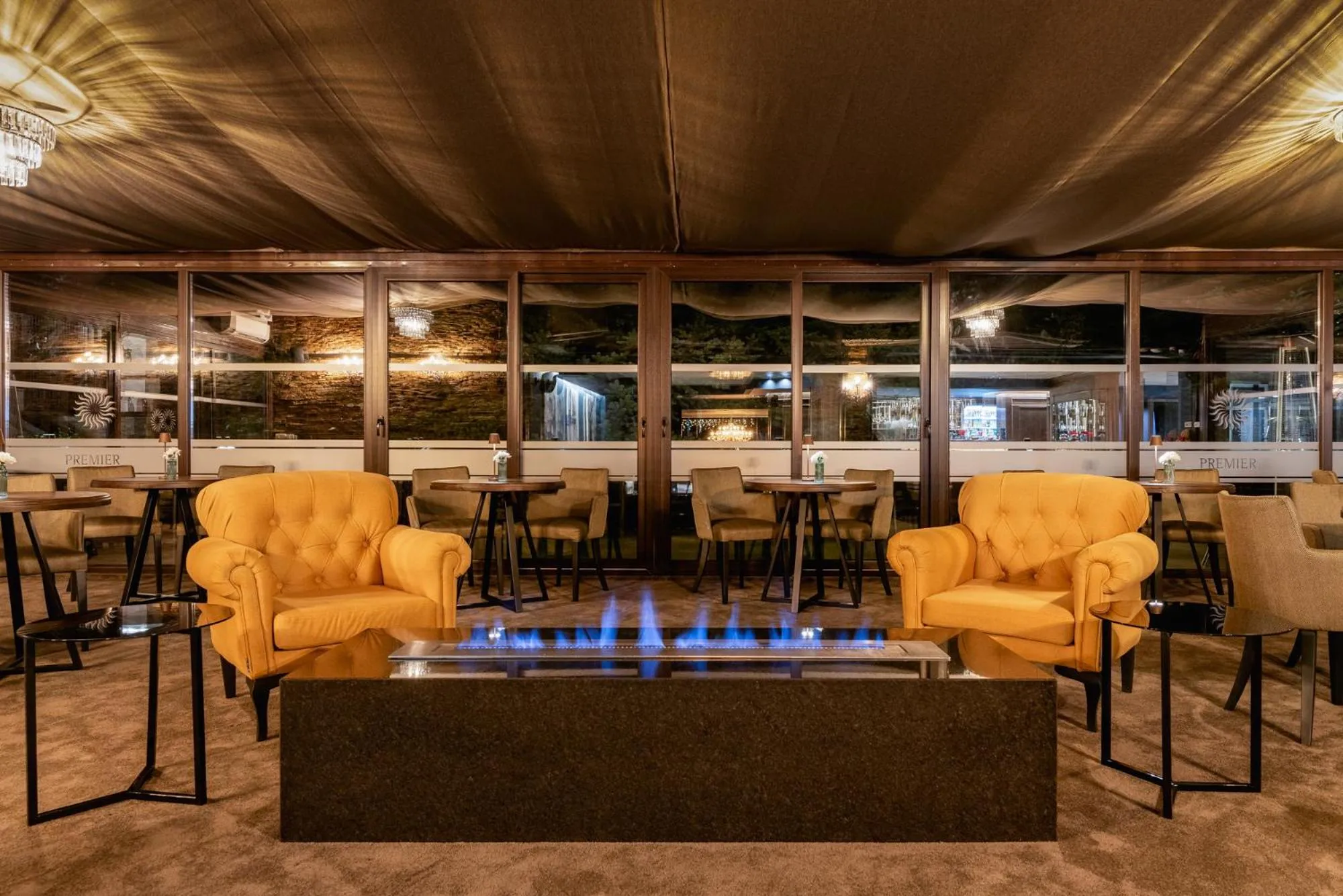 Lounge or bar in Premier Luxury Mountain Resort