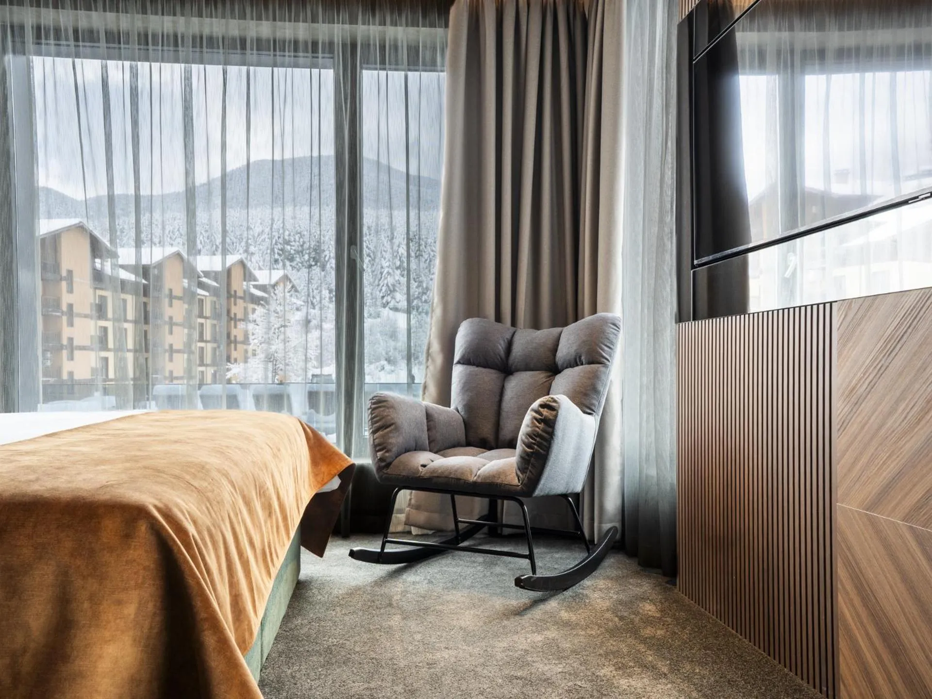 Bed in Premier Luxury Mountain Resort