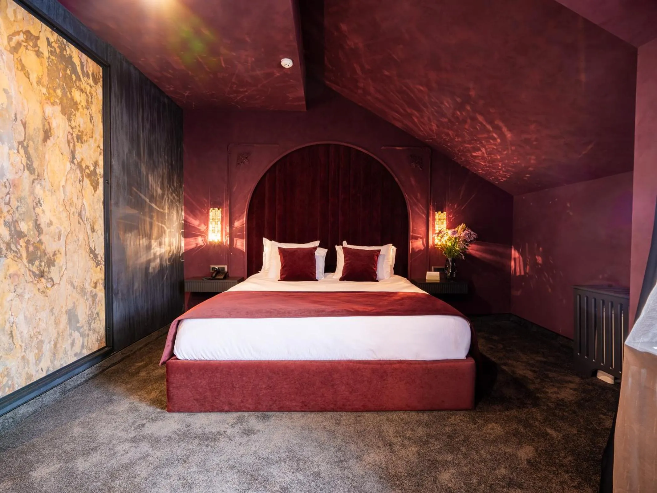 Bed in Premier Luxury Mountain Resort