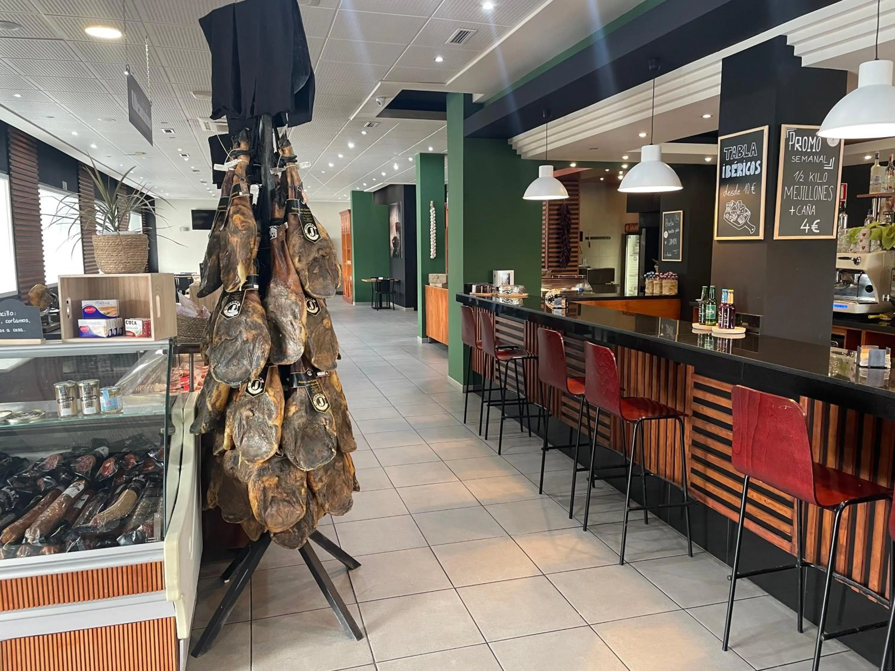 Restaurant/places to eat in Hacienda Guadalquivir