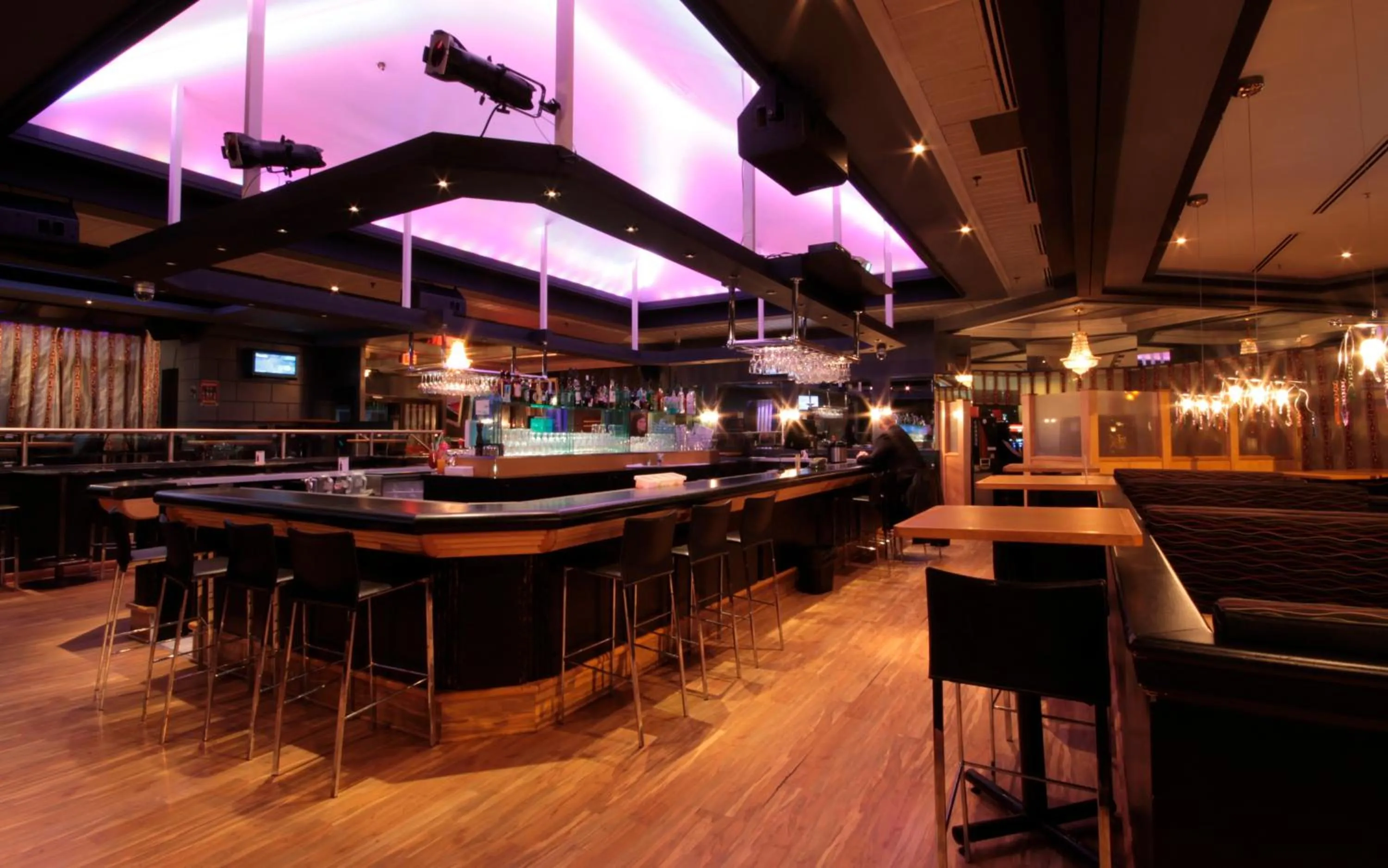 Lounge or bar in Hôtel Québec Inn par JARO