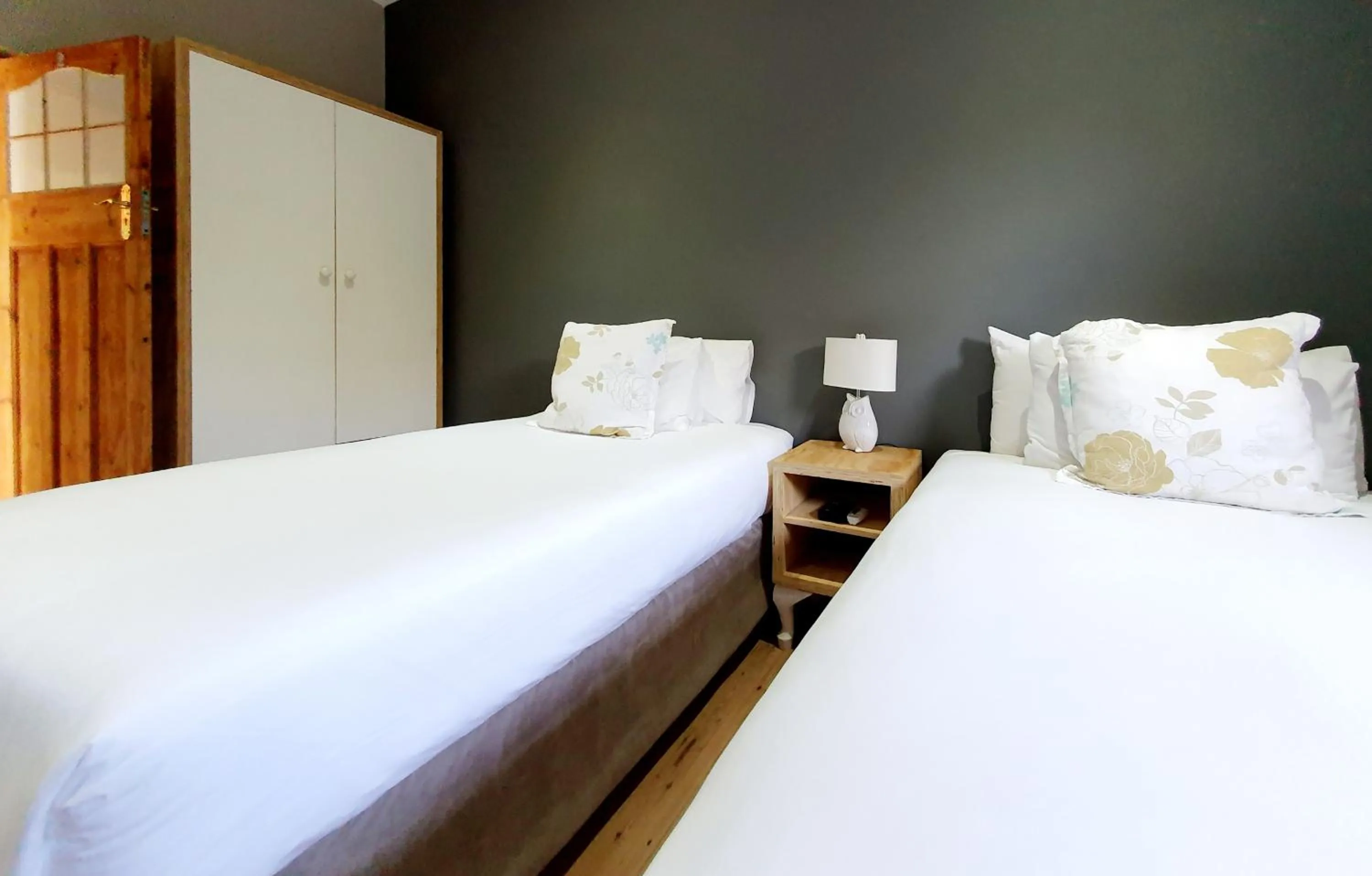 Bed in Two Fat Owls Guesthouse