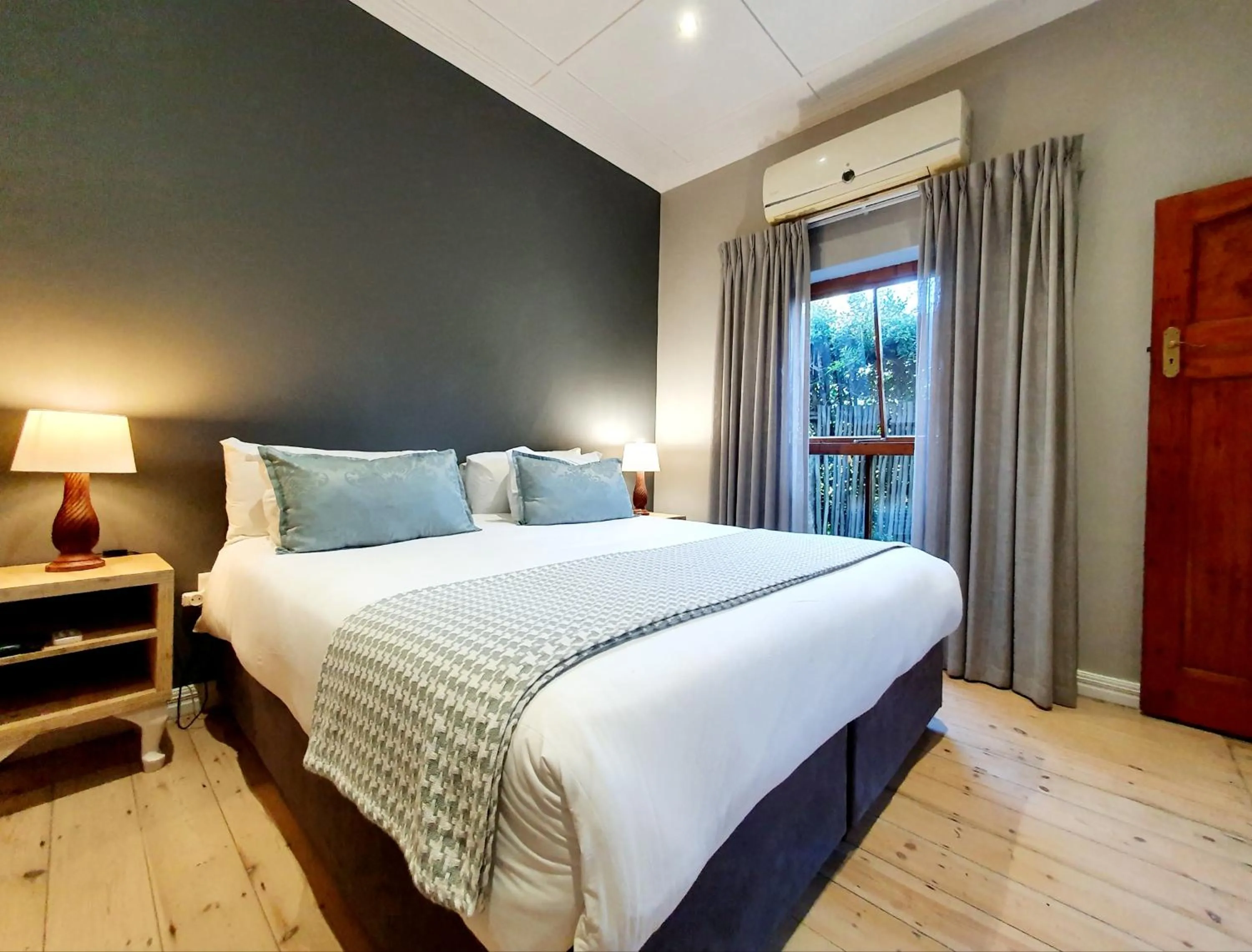 Bedroom, Bed in Two Fat Owls Guesthouse