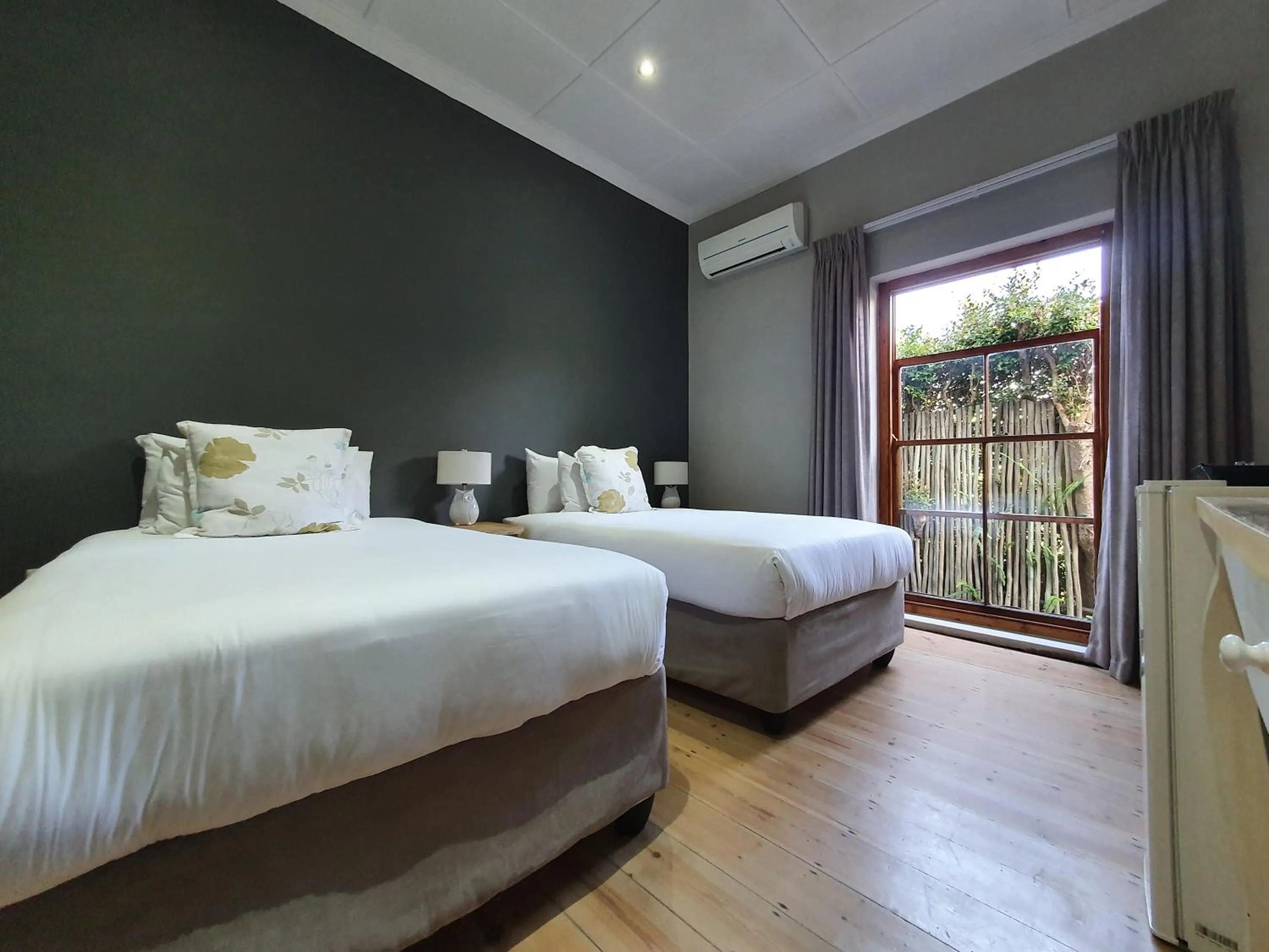 Bedroom, Bed in Two Fat Owls Guesthouse