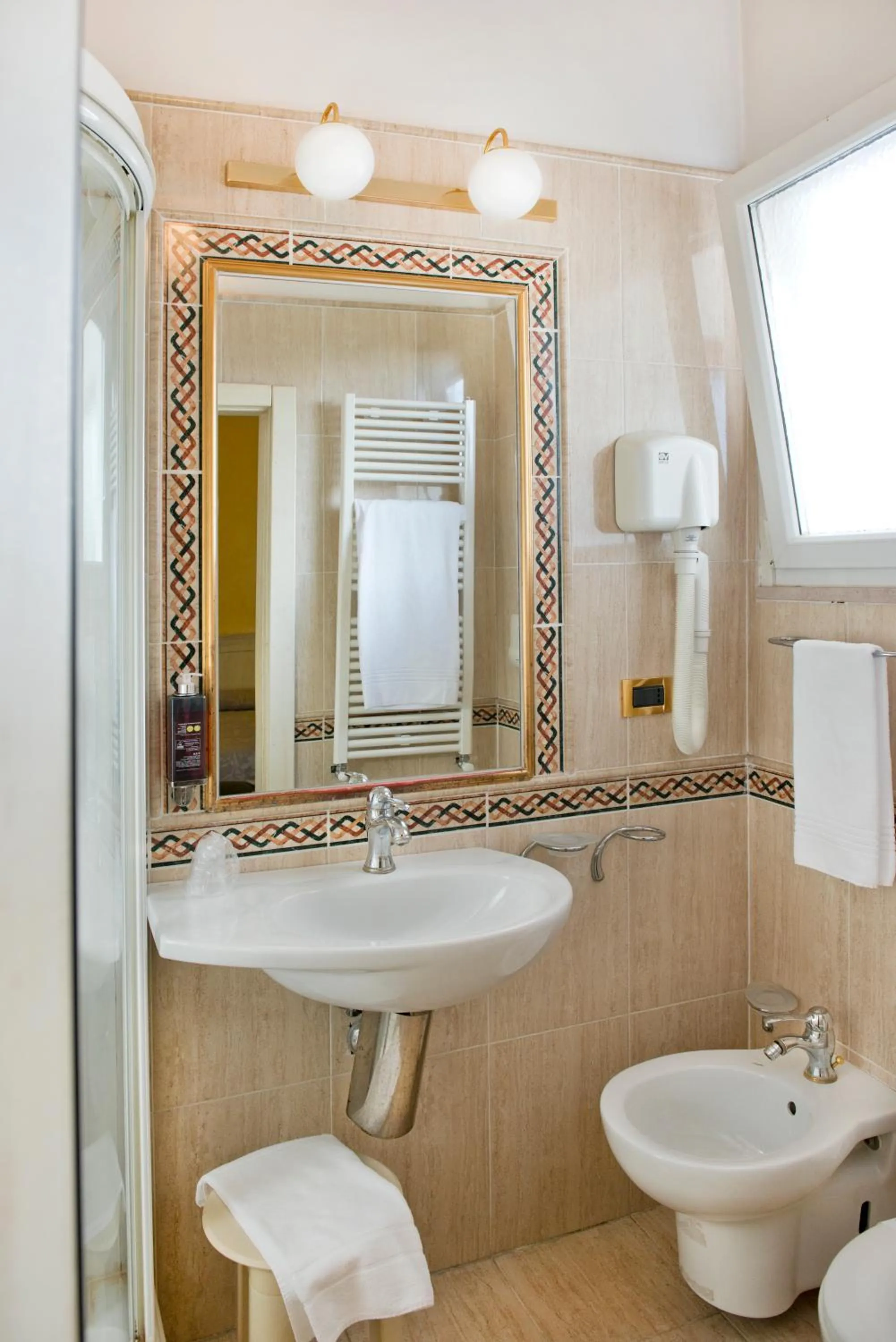 Bathroom in Hotel City