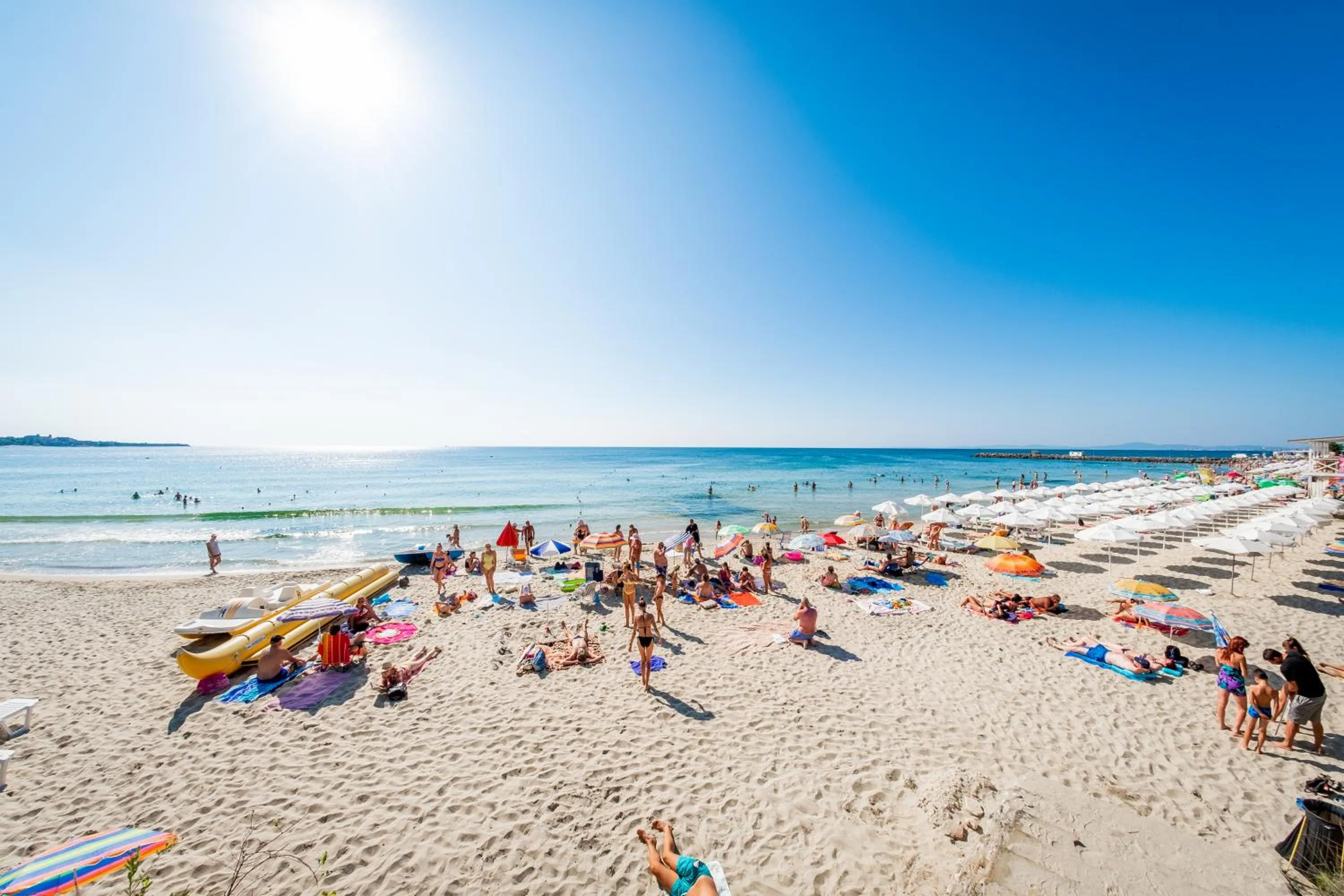 People in Riviera Fort Beach Apartments